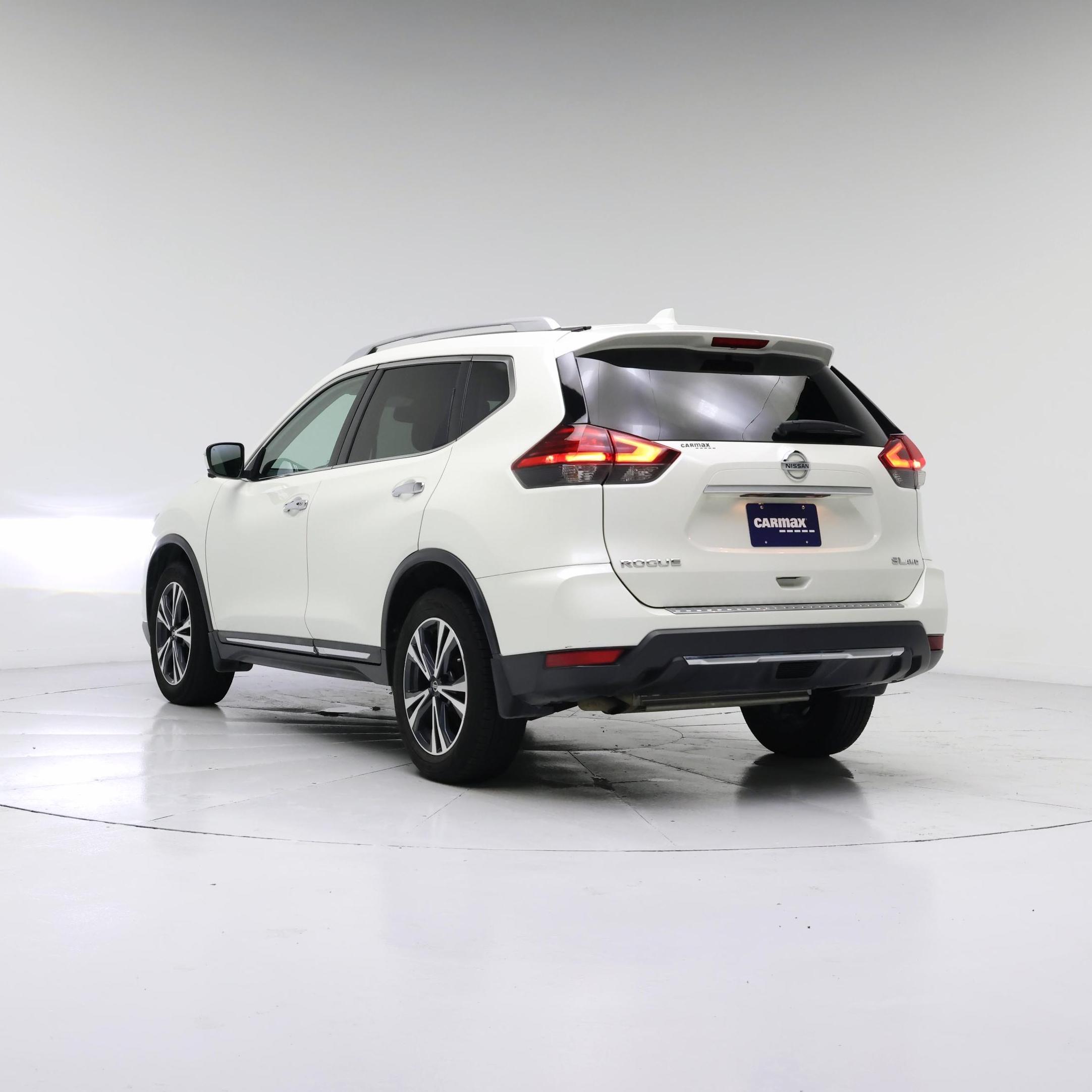 Thumbnail: 2017 Nissan Rogue - 2