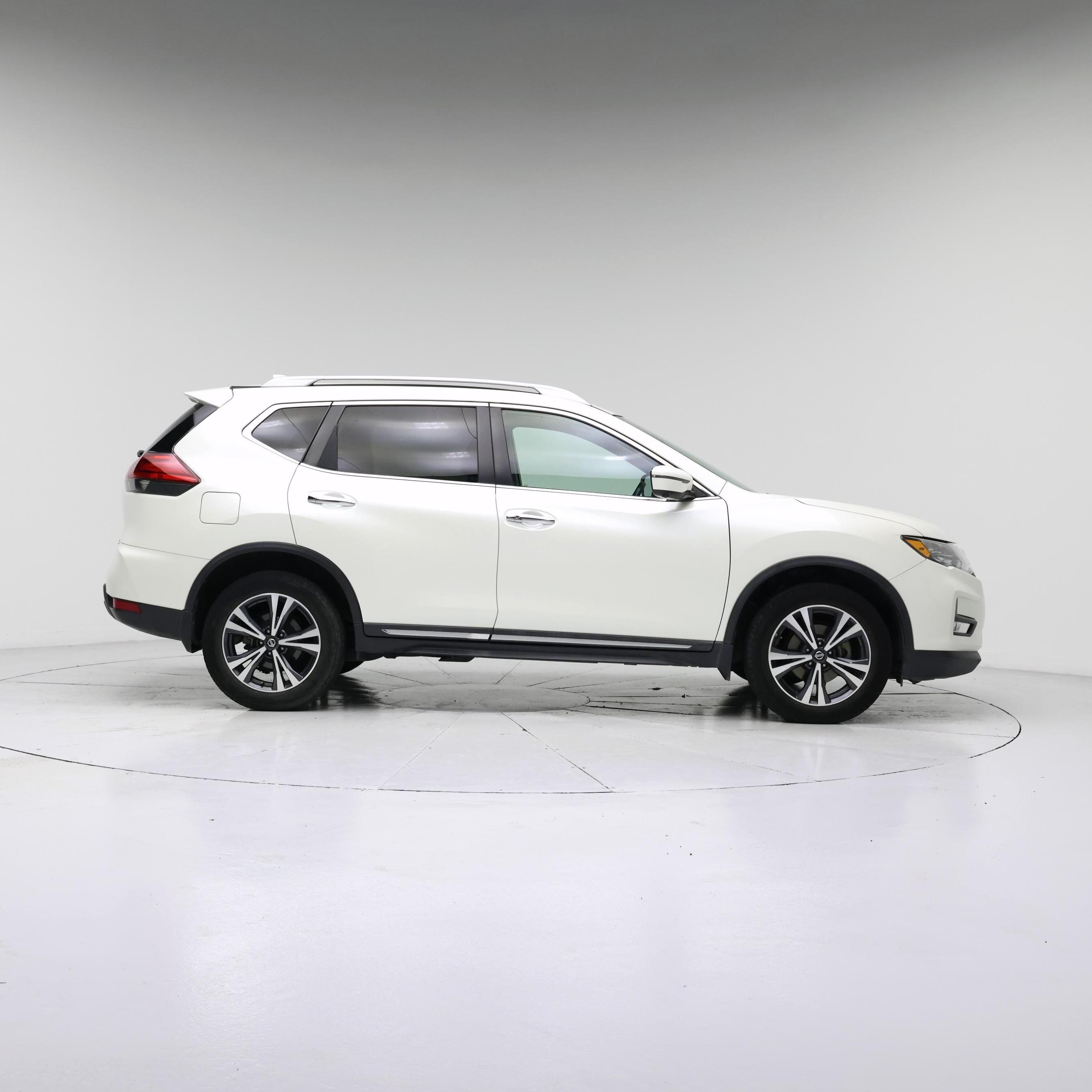 Thumbnail: 2017 Nissan Rogue - 7