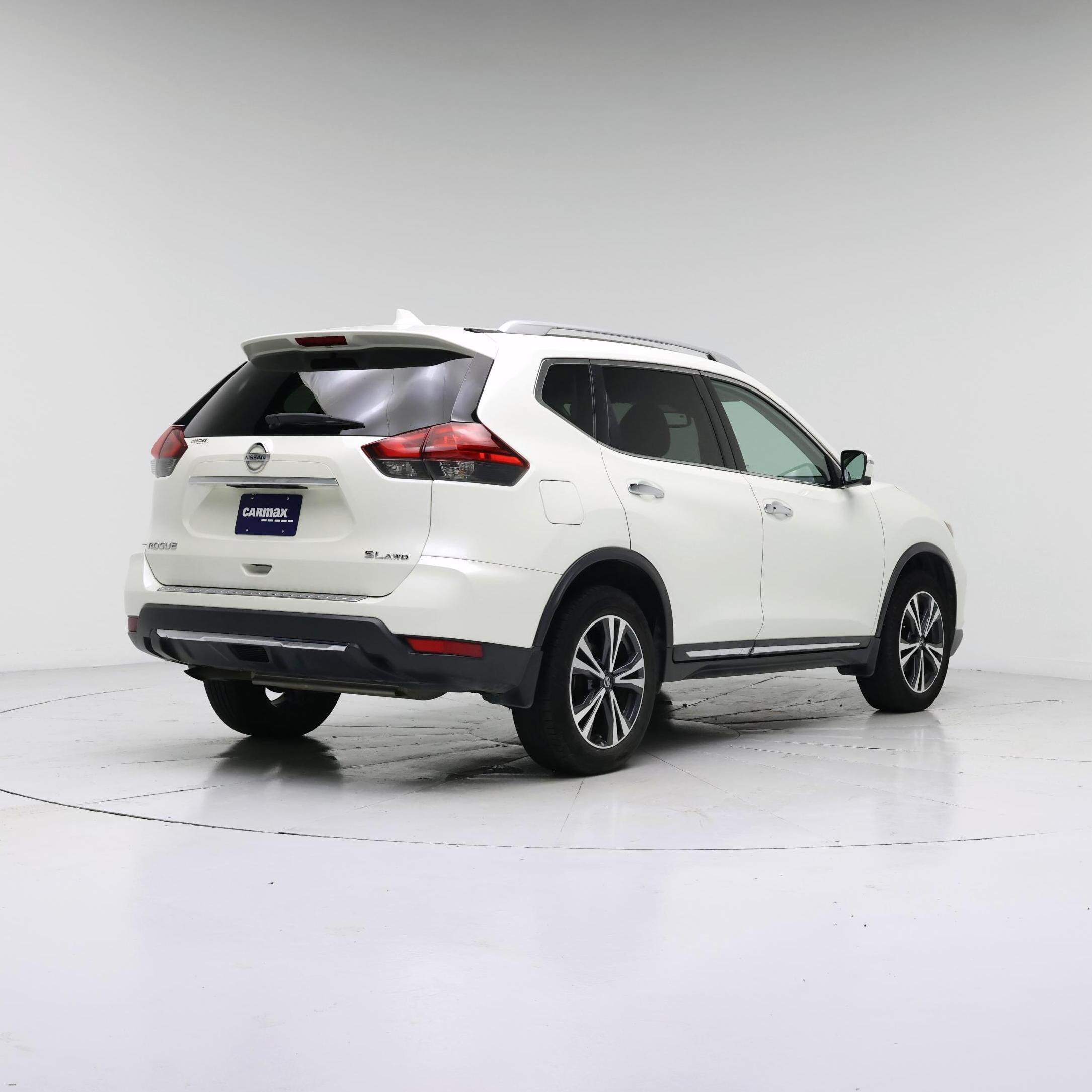 Thumbnail: 2017 Nissan Rogue - 8