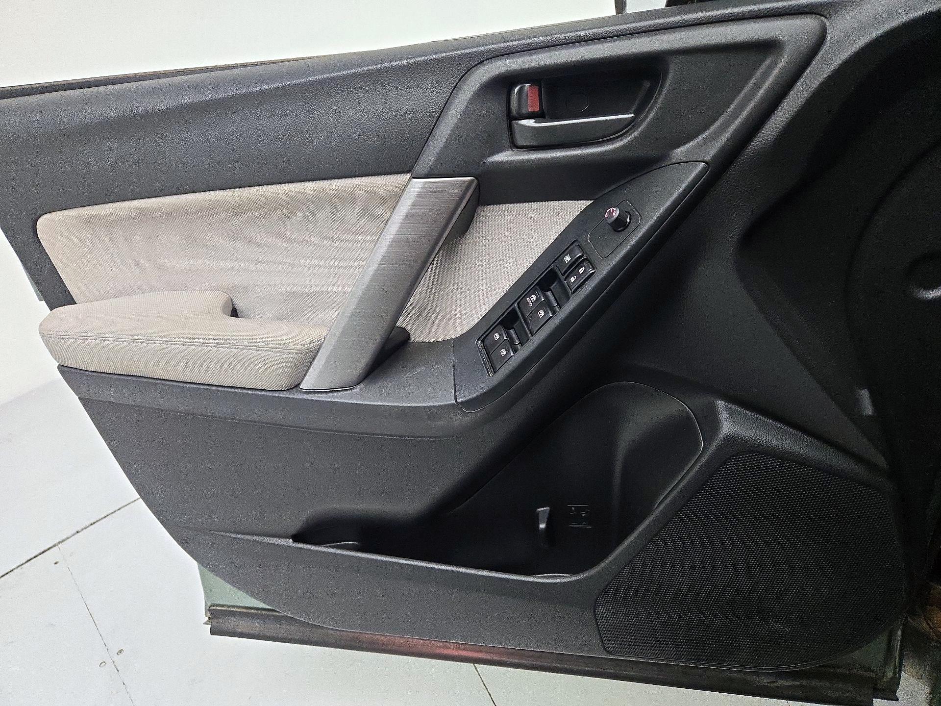 Thumbnail: 2015 Subaru Forester - 12