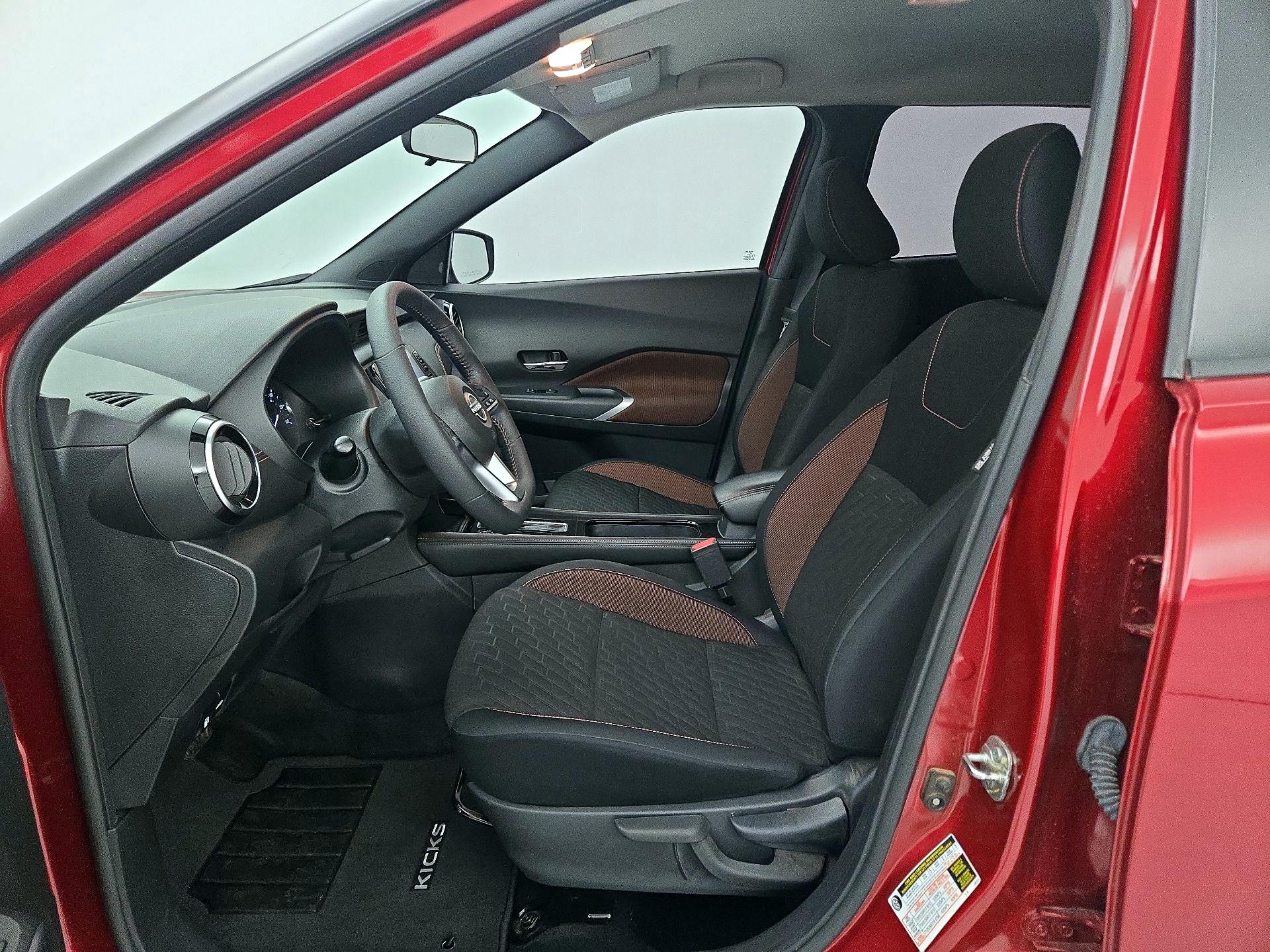 Thumbnail: 2023 Nissan Kicks - 11