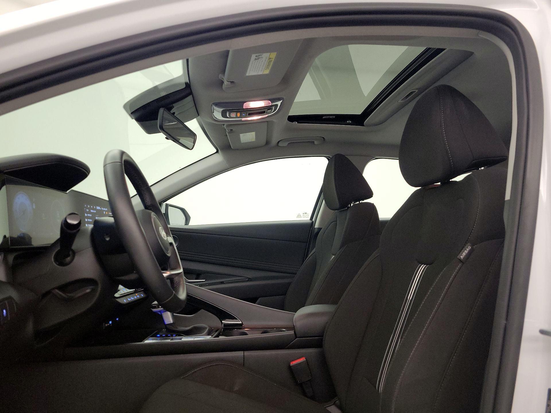Thumbnail: 2025 Hyundai Elantra - 19