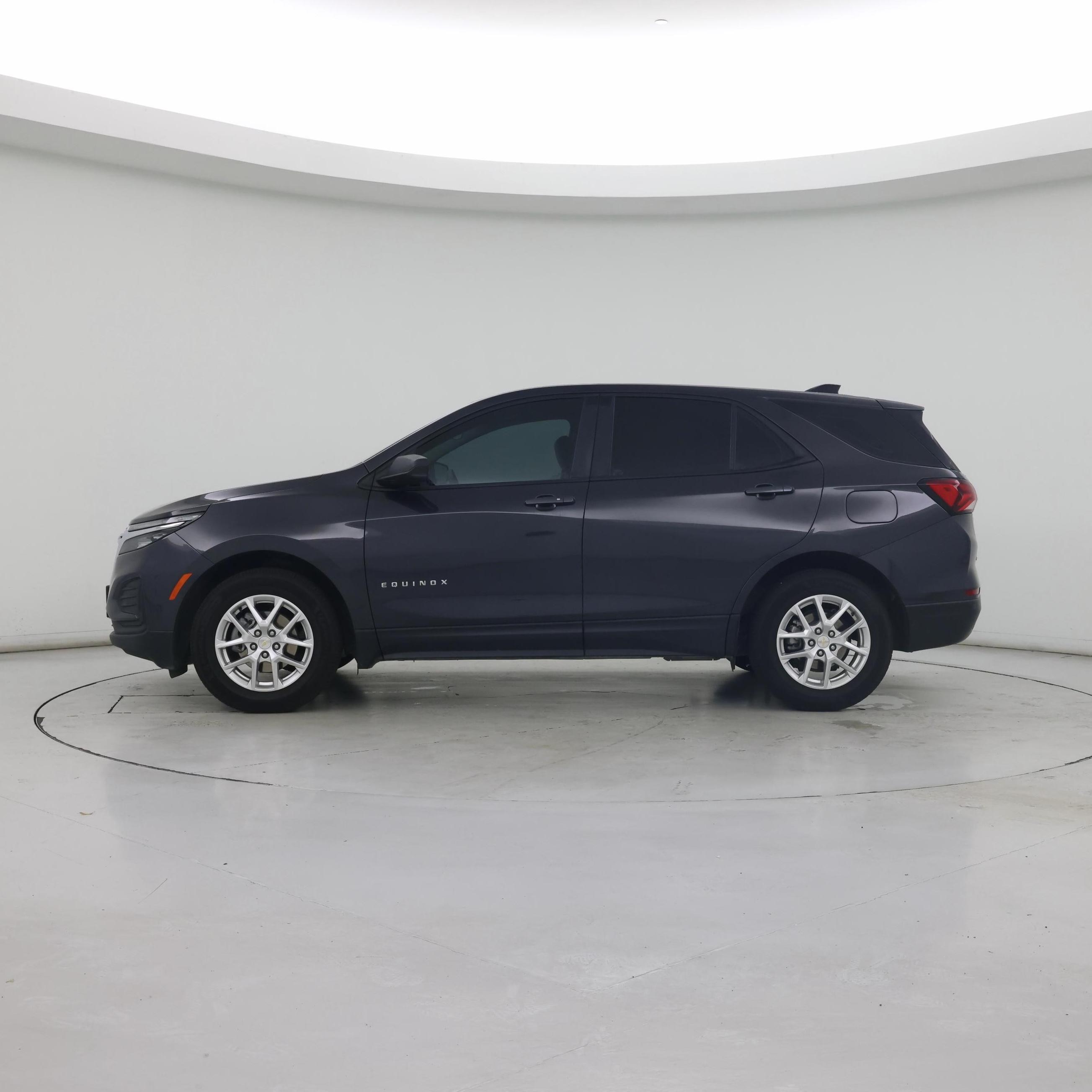 Thumbnail: 2022 Chevrolet Equinox - 3