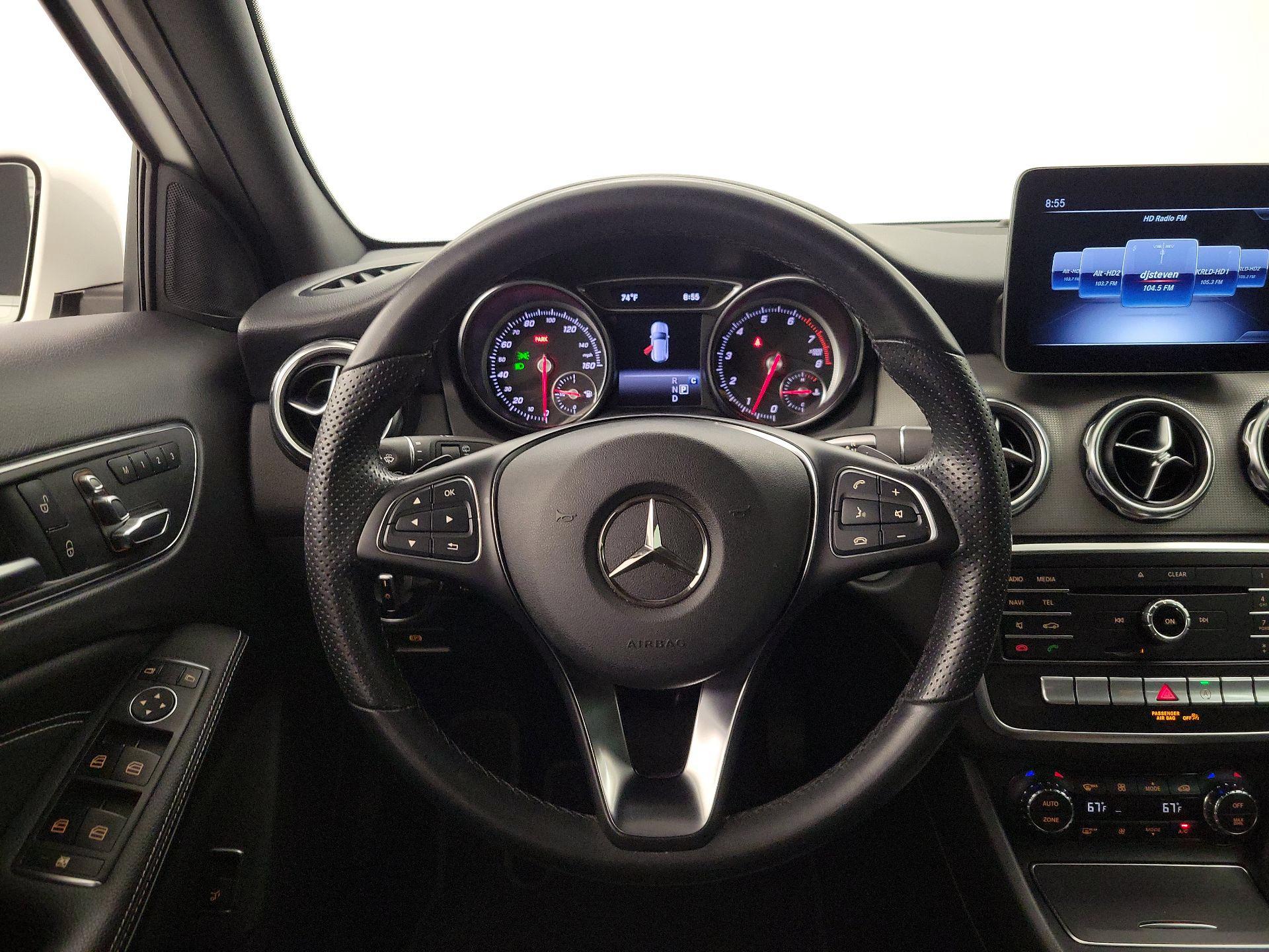 Thumbnail: 2020 Mercedes-Benz GLA - 10
