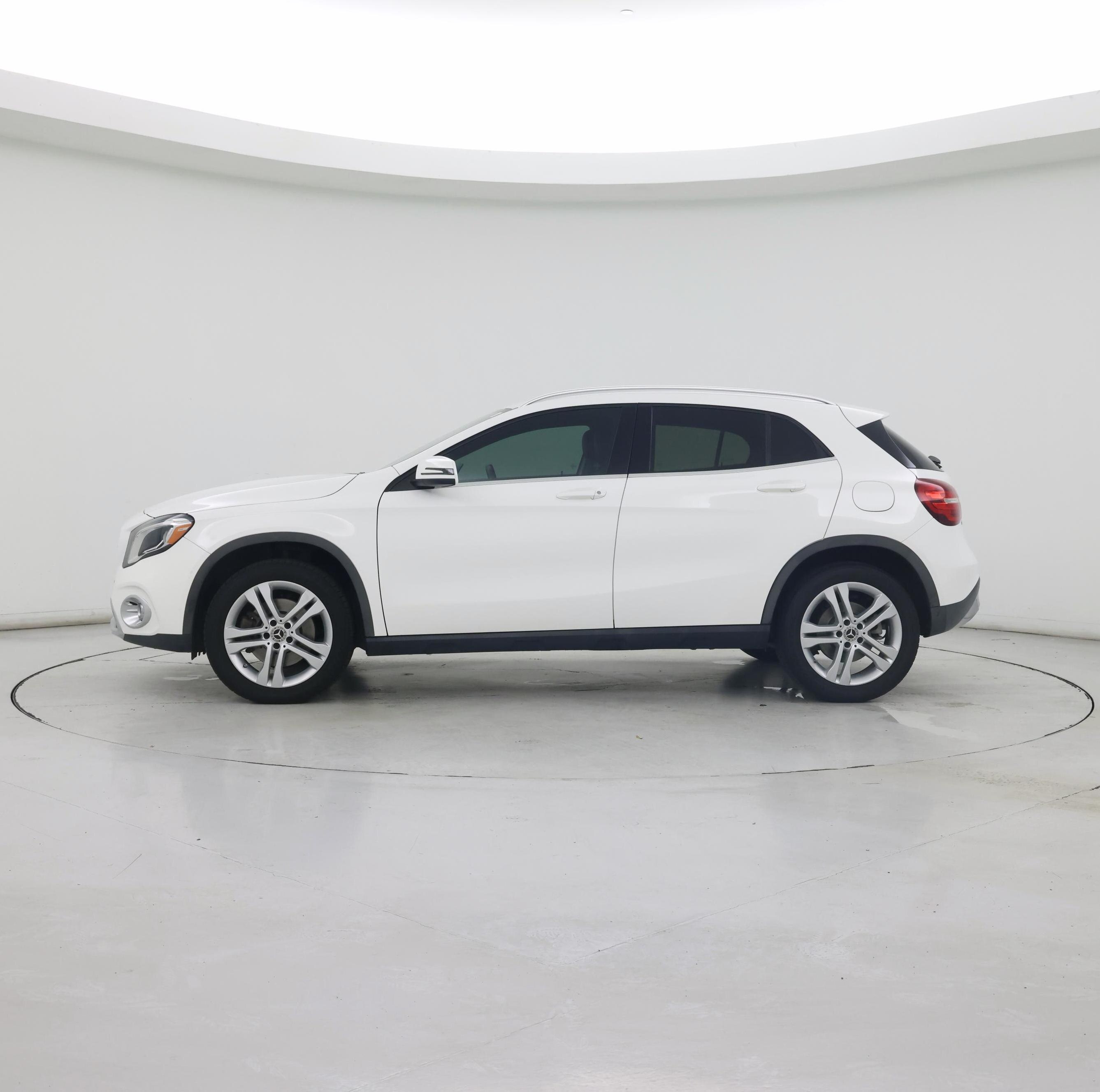 Thumbnail: 2020 Mercedes-Benz GLA - 3