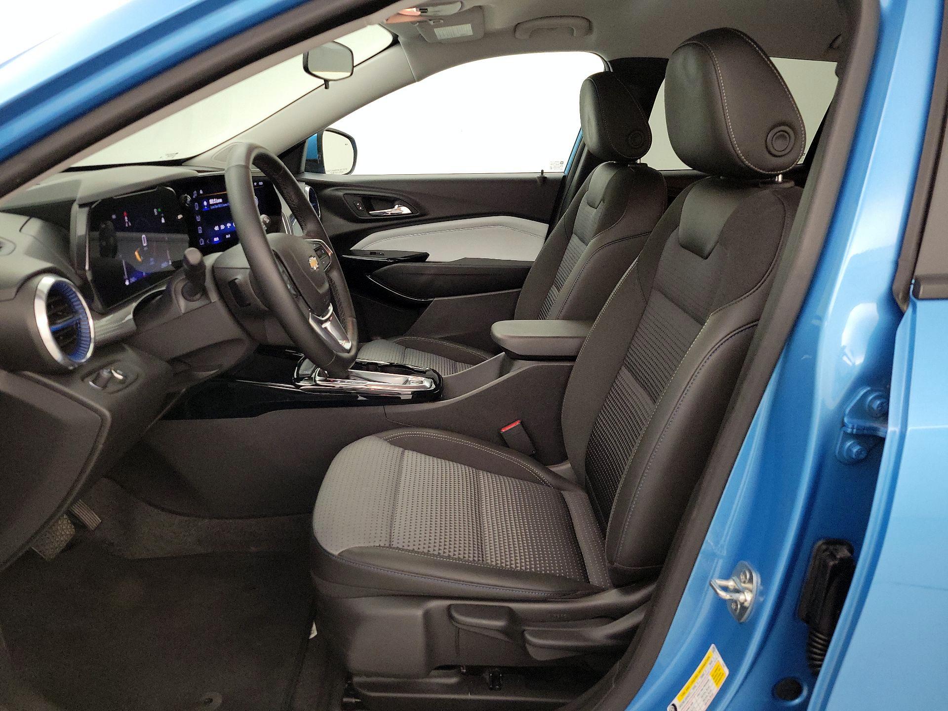Thumbnail: 2025 Chevrolet Trax - 11