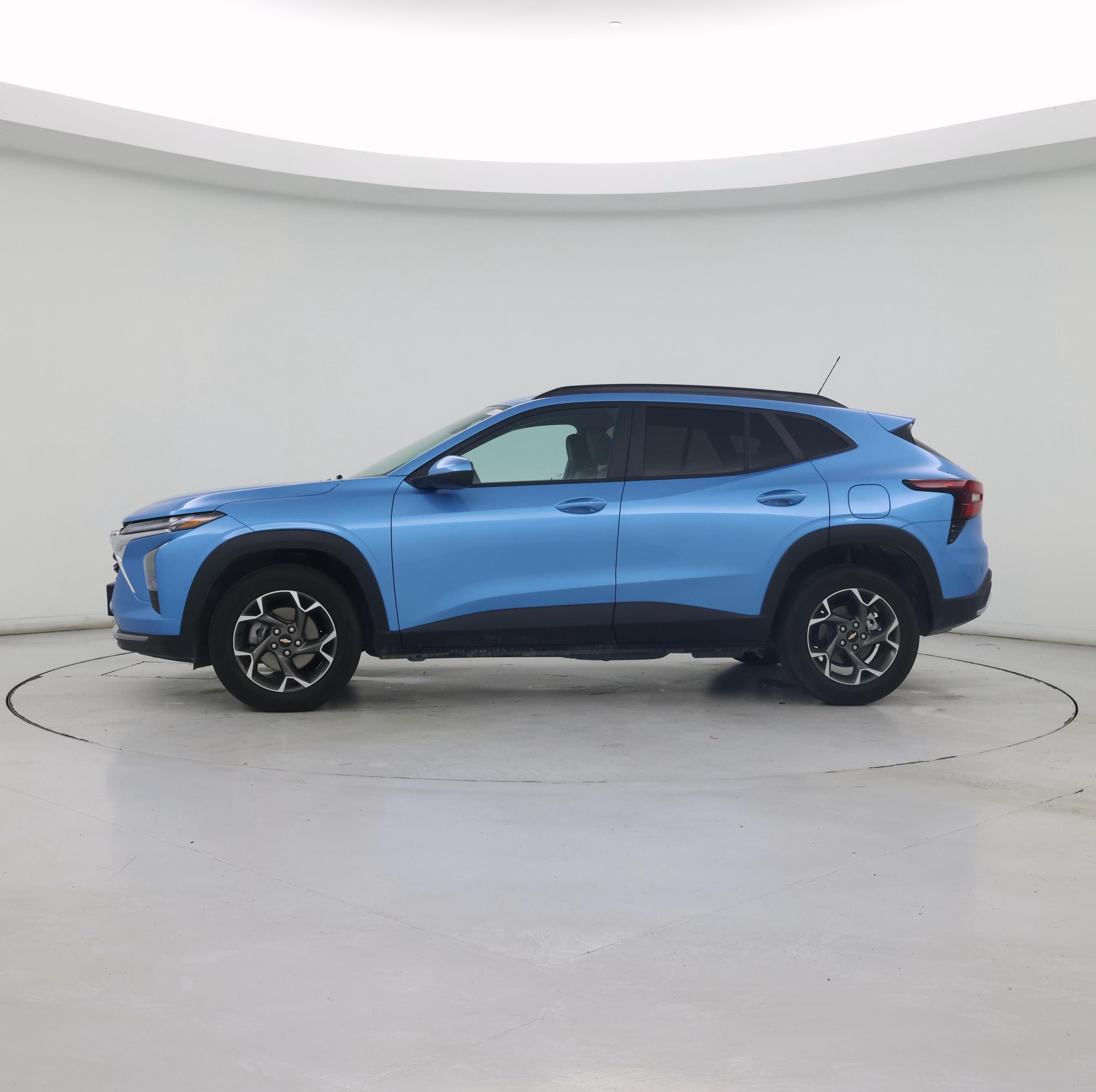 Thumbnail: 2025 Chevrolet Trax - 3