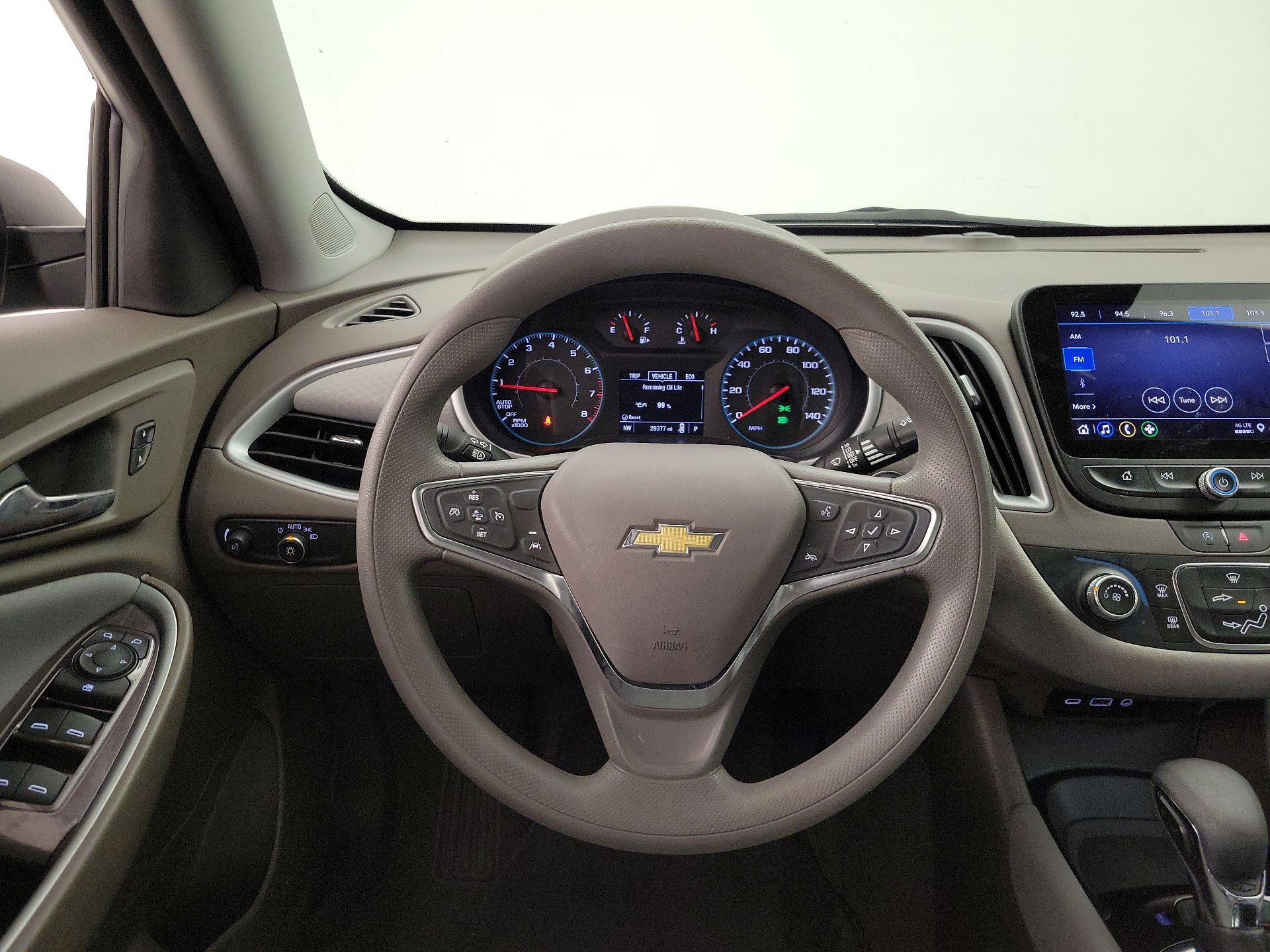 Thumbnail: 2023 Chevrolet Malibu - 10