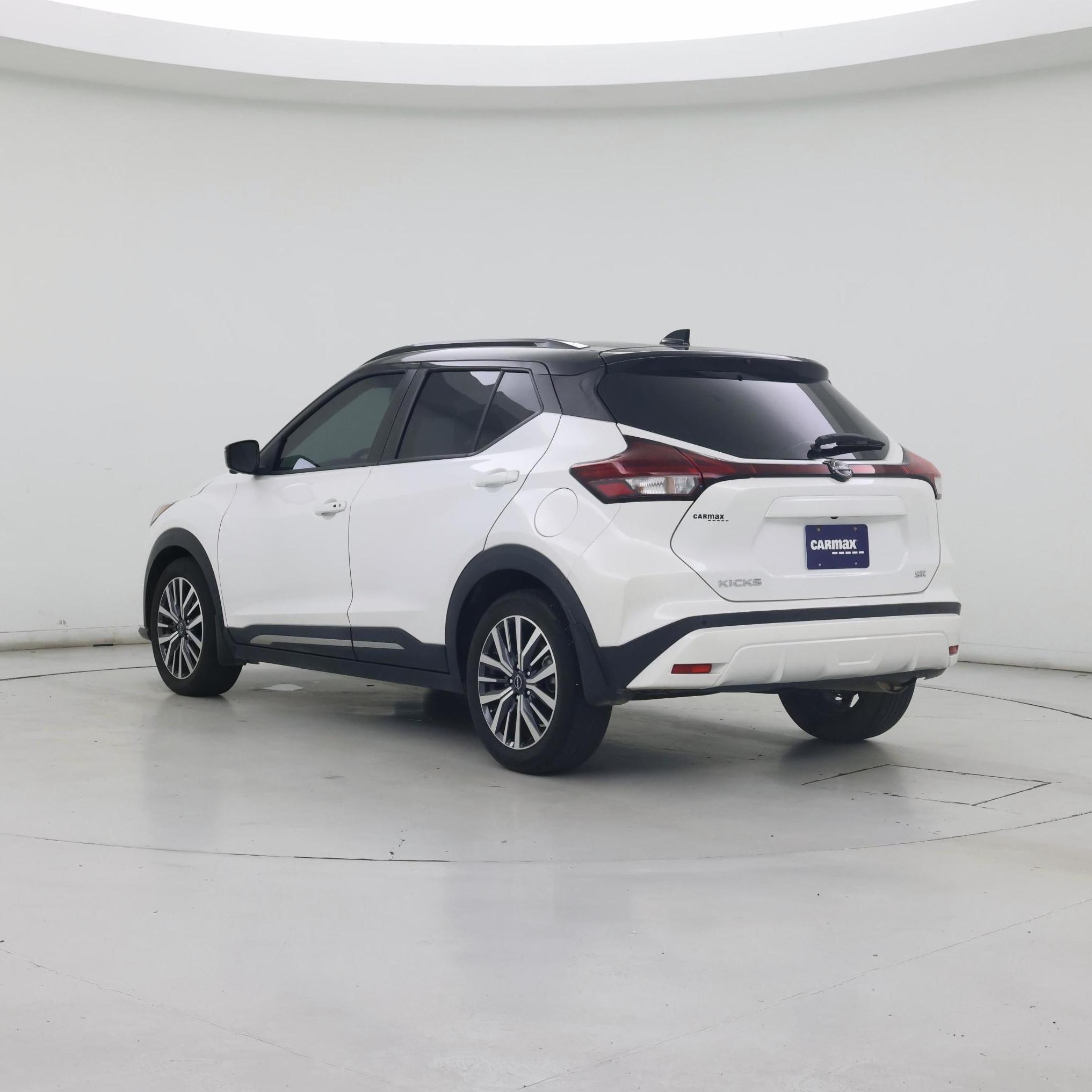 Thumbnail: 2023 Nissan Kicks - 2