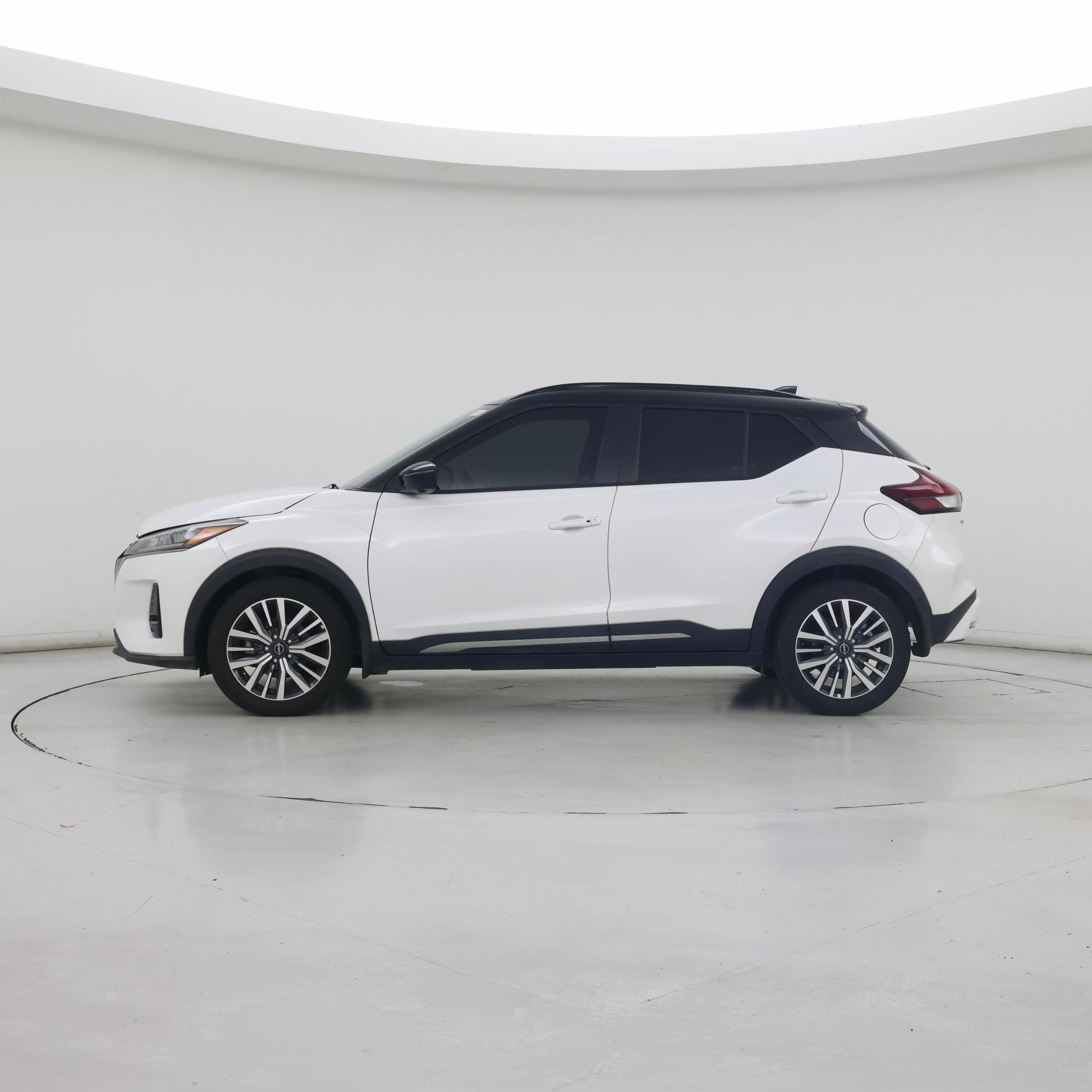 Thumbnail: 2023 Nissan Kicks - 3