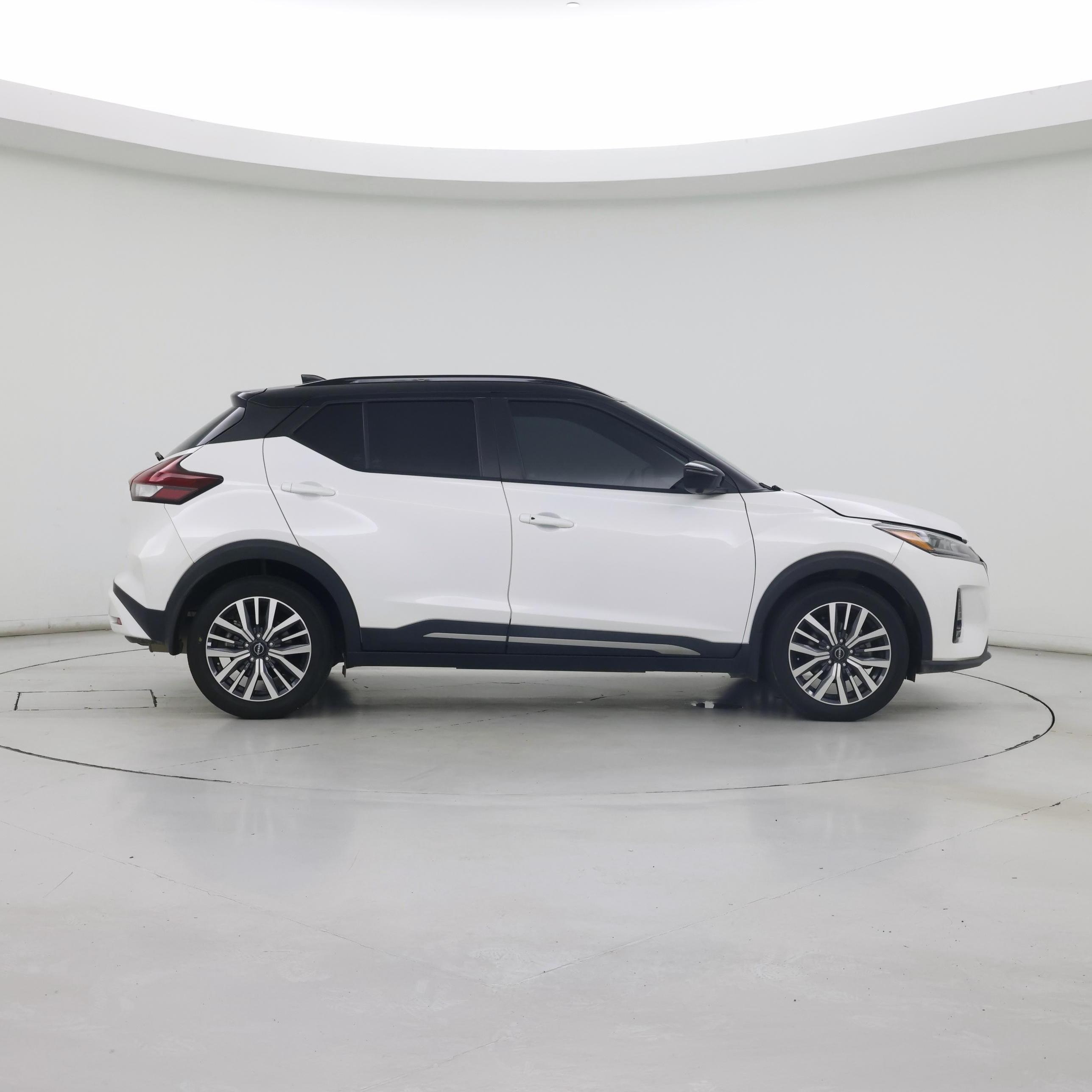 Thumbnail: 2023 Nissan Kicks - 7
