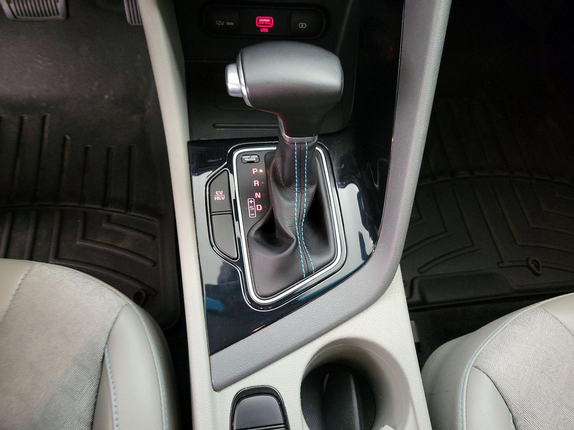 Thumbnail: 2020 Kia Niro - 17