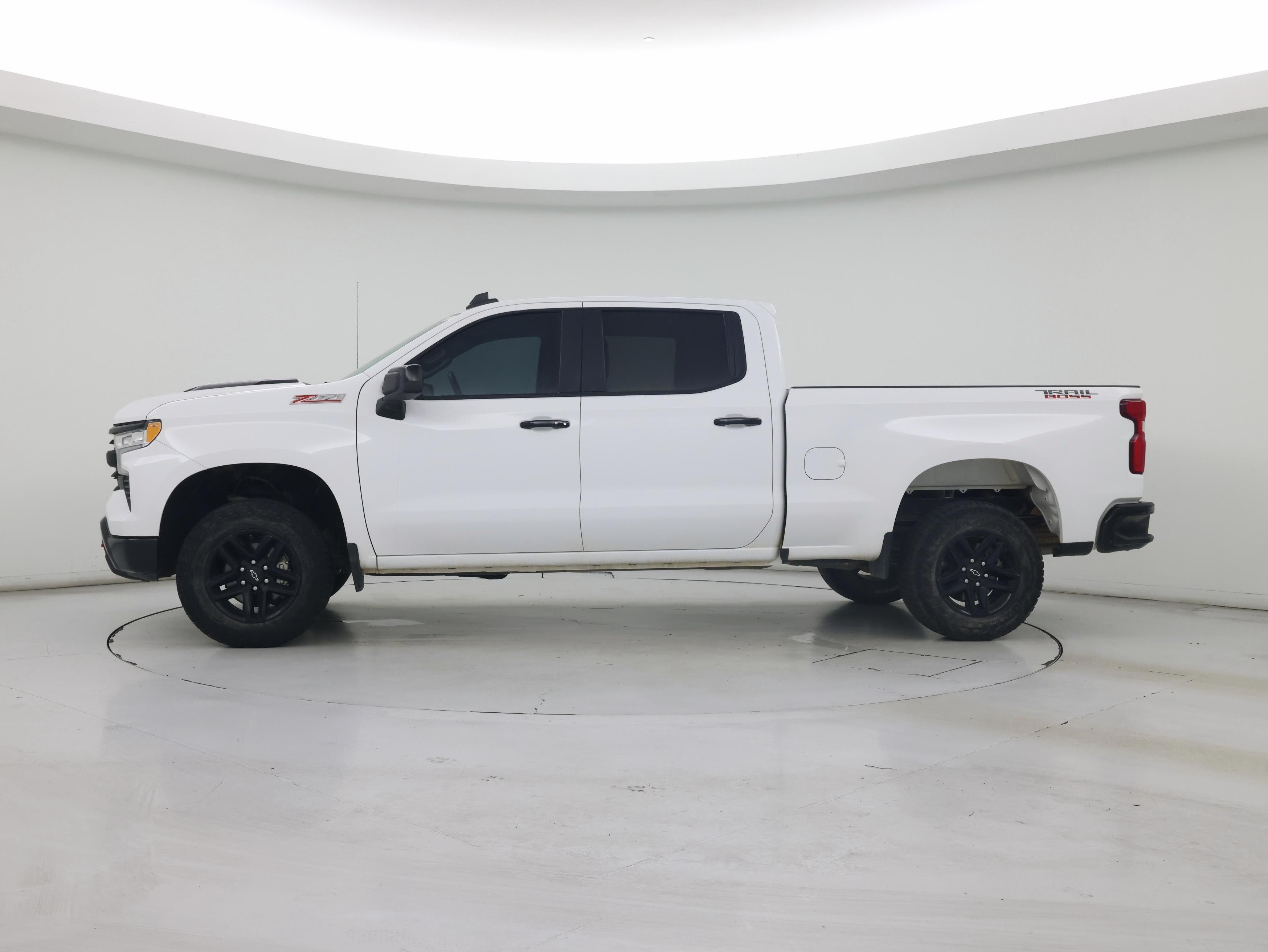 Thumbnail: 2023 Chevrolet Silverado 1500 - 3