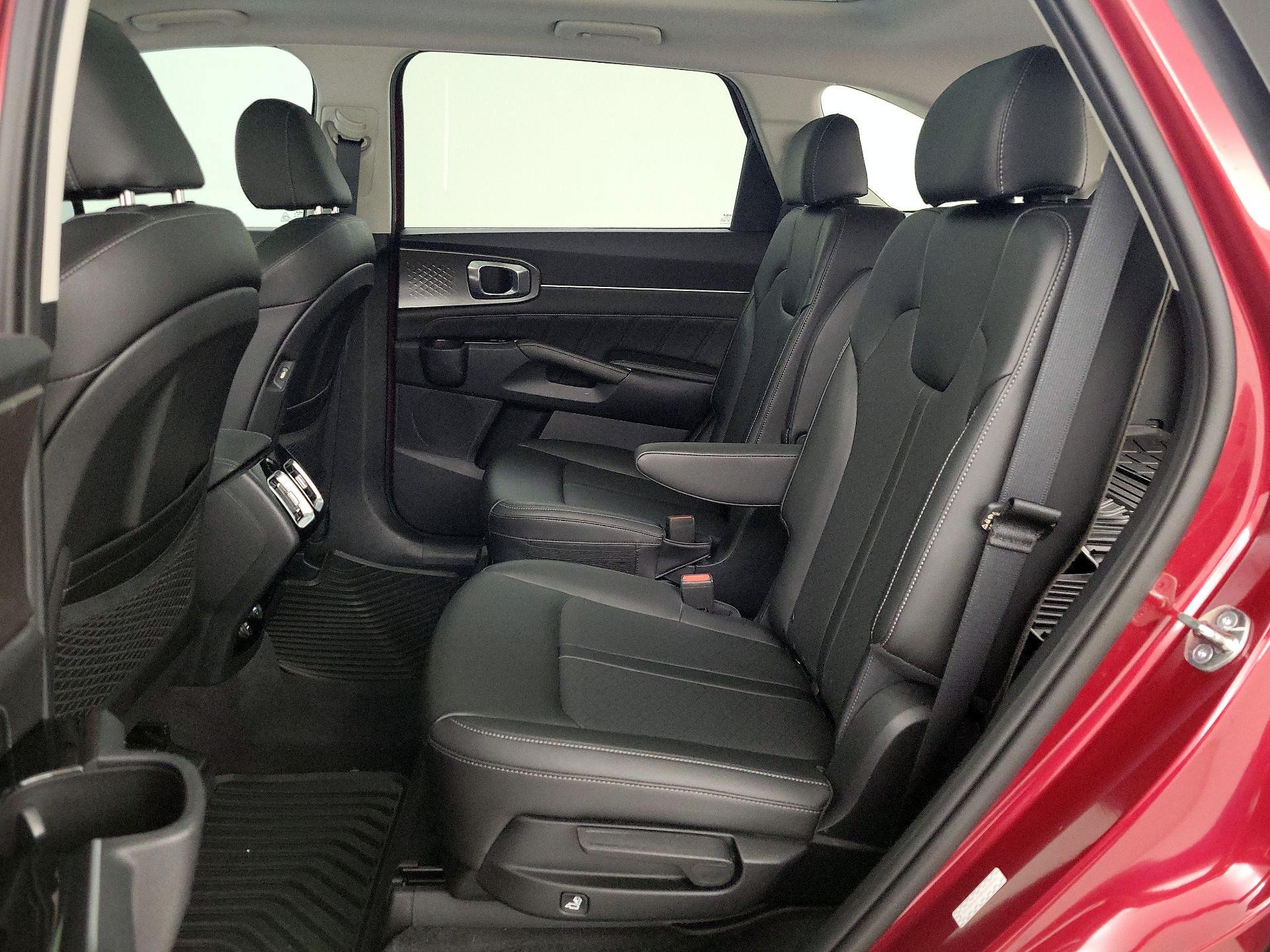 Thumbnail: 2023 Kia Sorento - 20