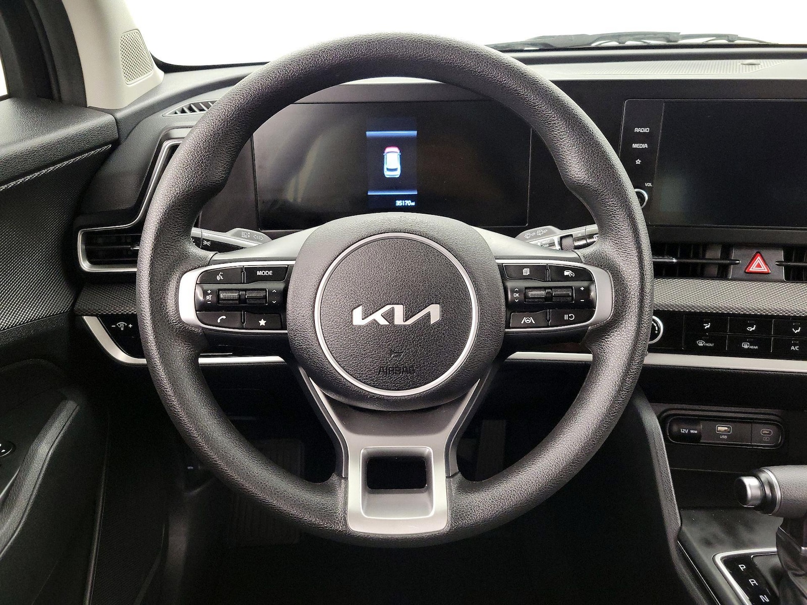 2025 Kia Sportage LX - Photo 11