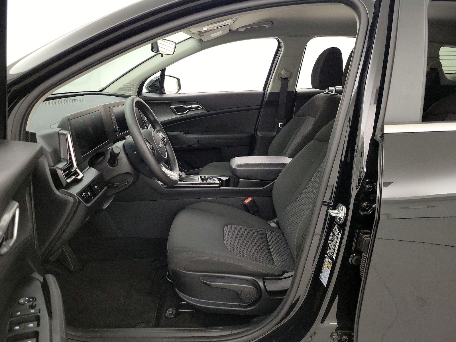 2025 Kia Sportage LX - Photo 12