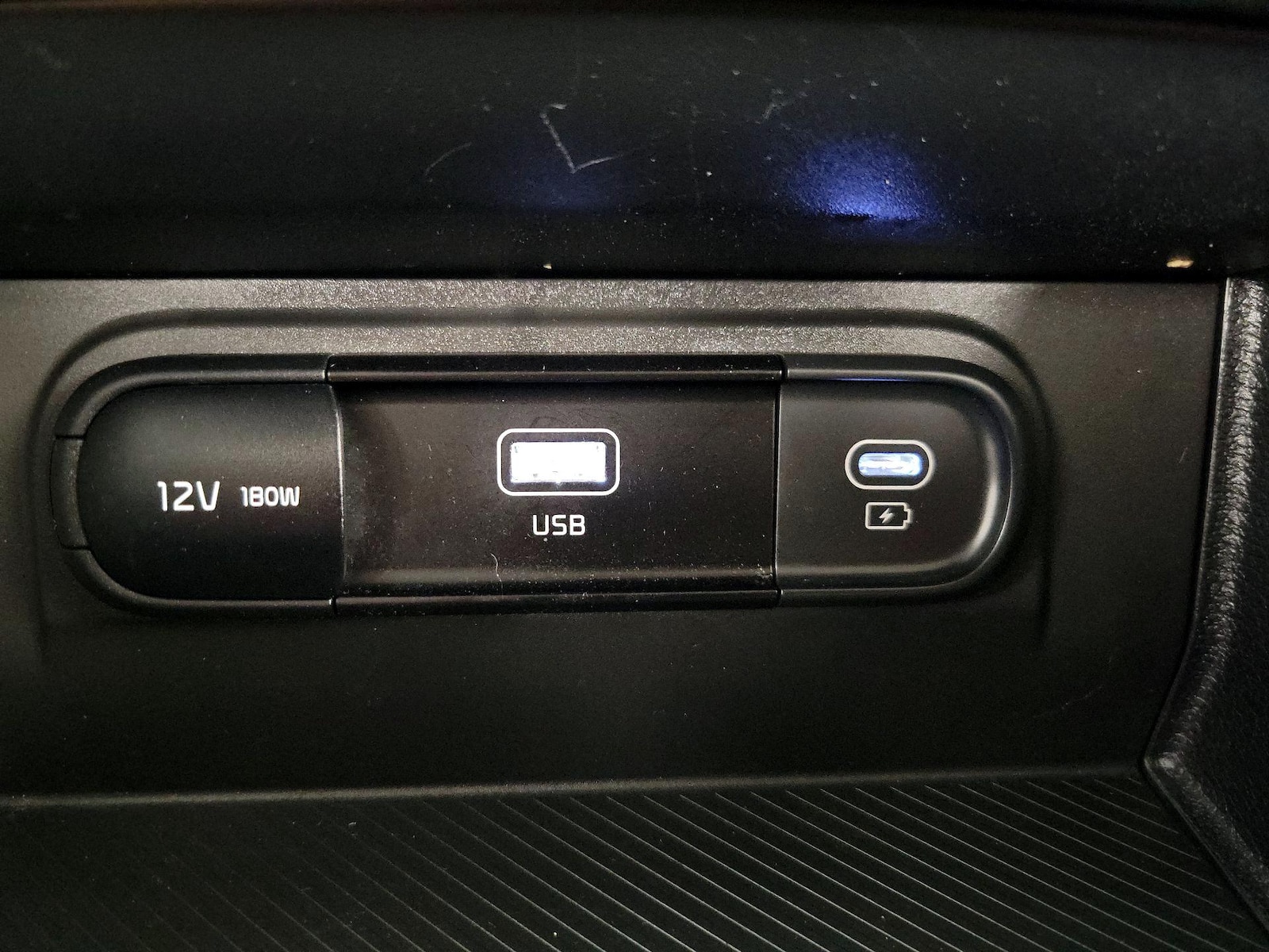 2025 Kia Sportage LX - Photo 19