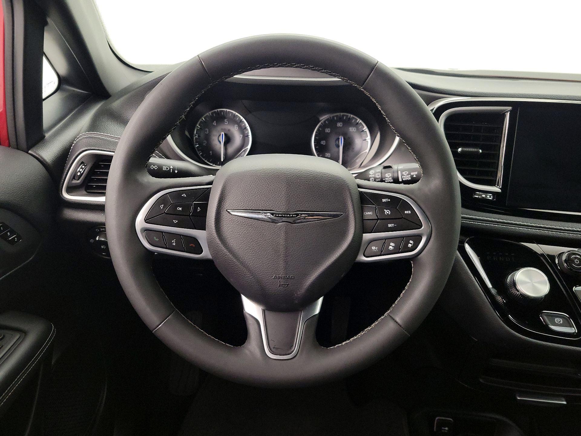 Thumbnail: 2025 Chrysler Pacifica - 10