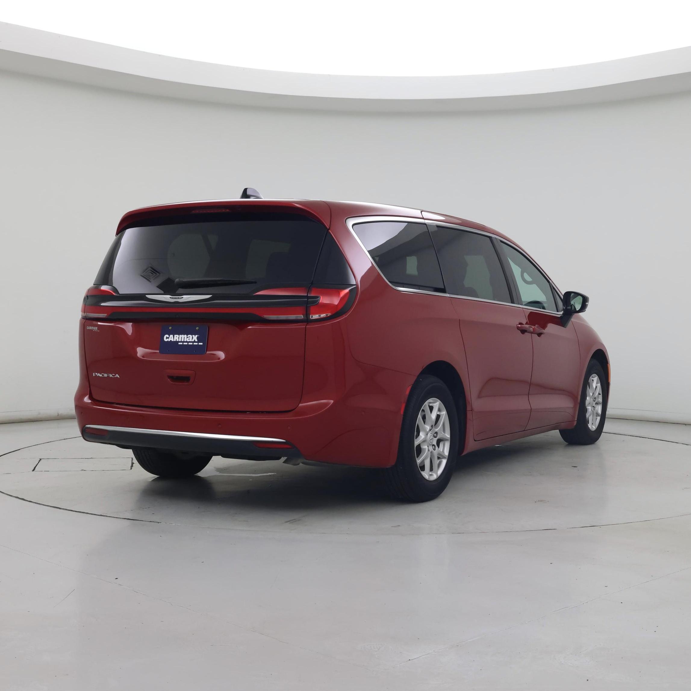 Thumbnail: 2025 Chrysler Pacifica - 8