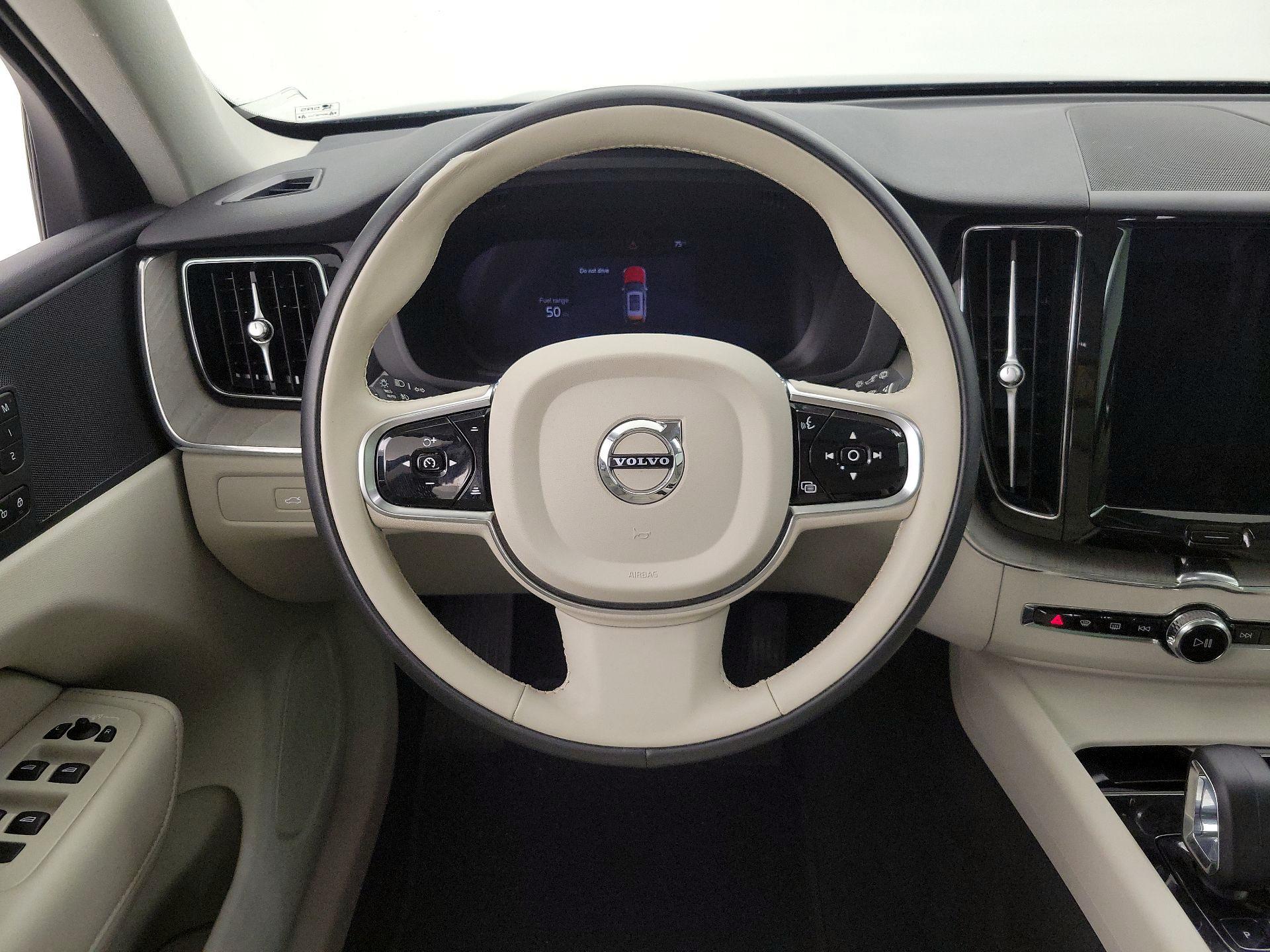 Thumbnail: 2023 Volvo XC60 - 10