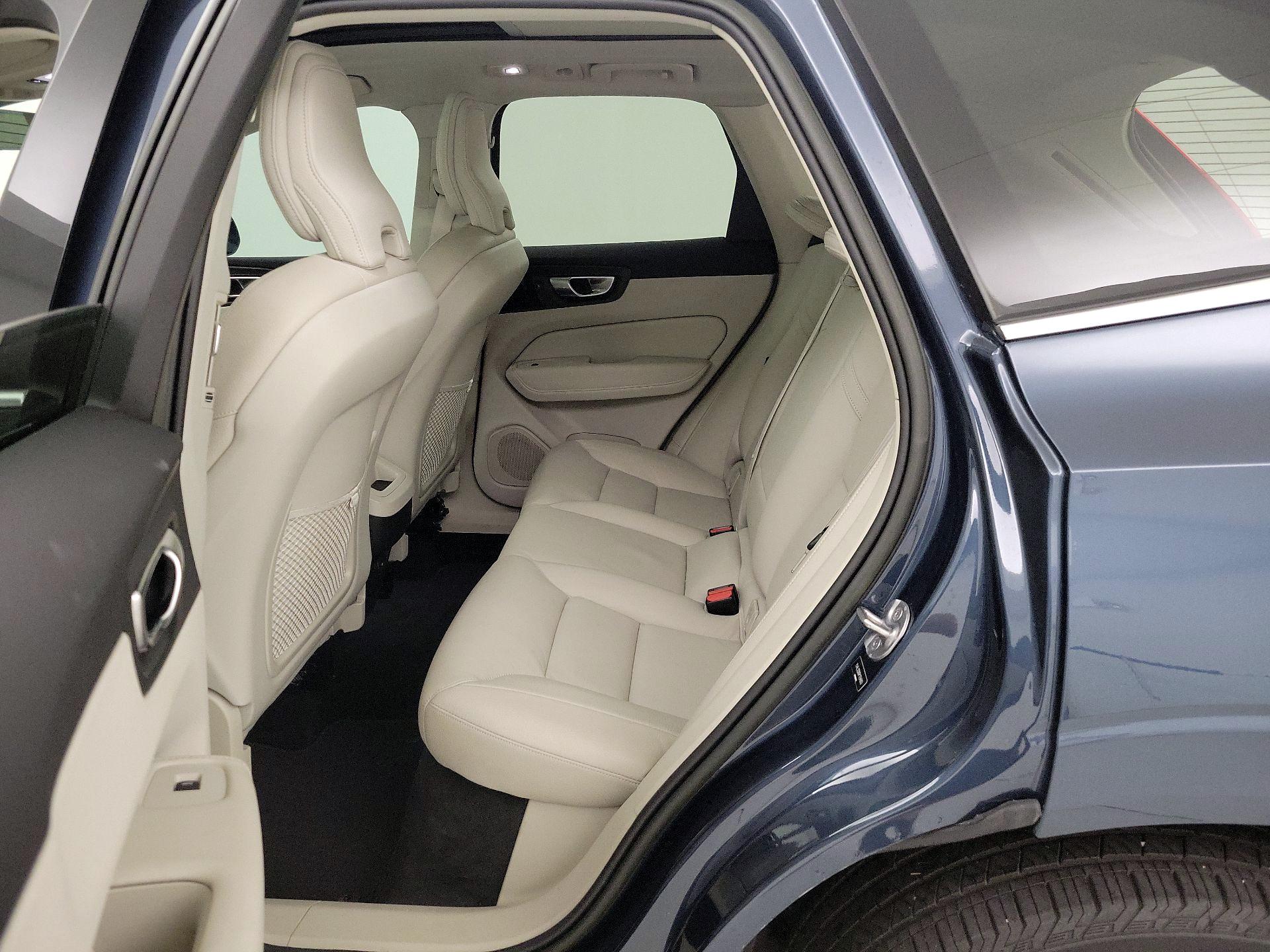 Thumbnail: 2023 Volvo XC60 - 19