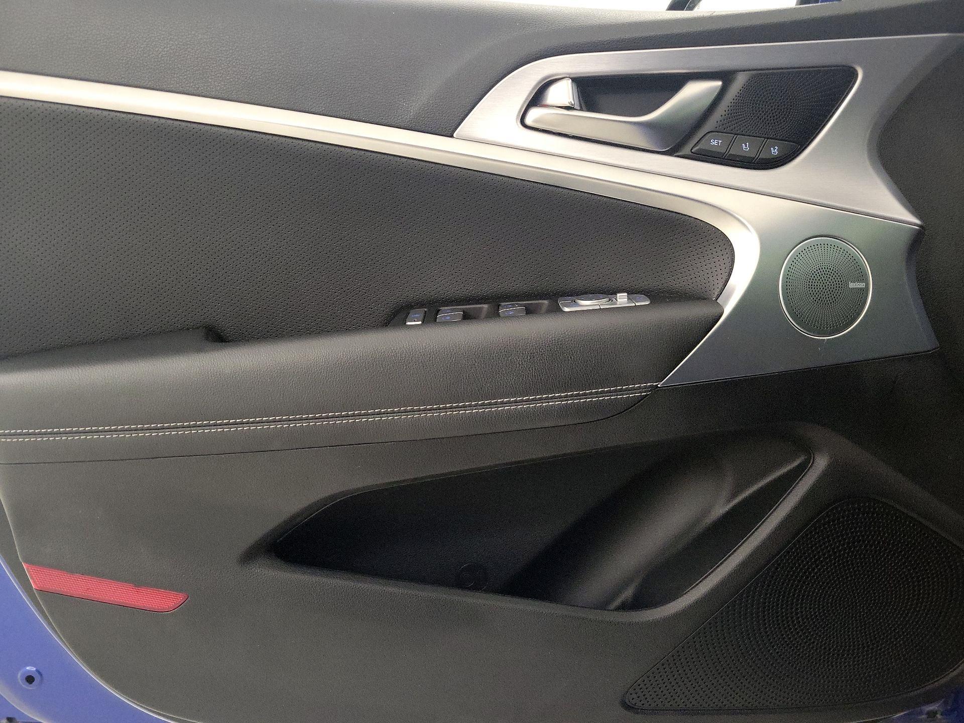 Thumbnail: 2021 Genesis G70 - 12