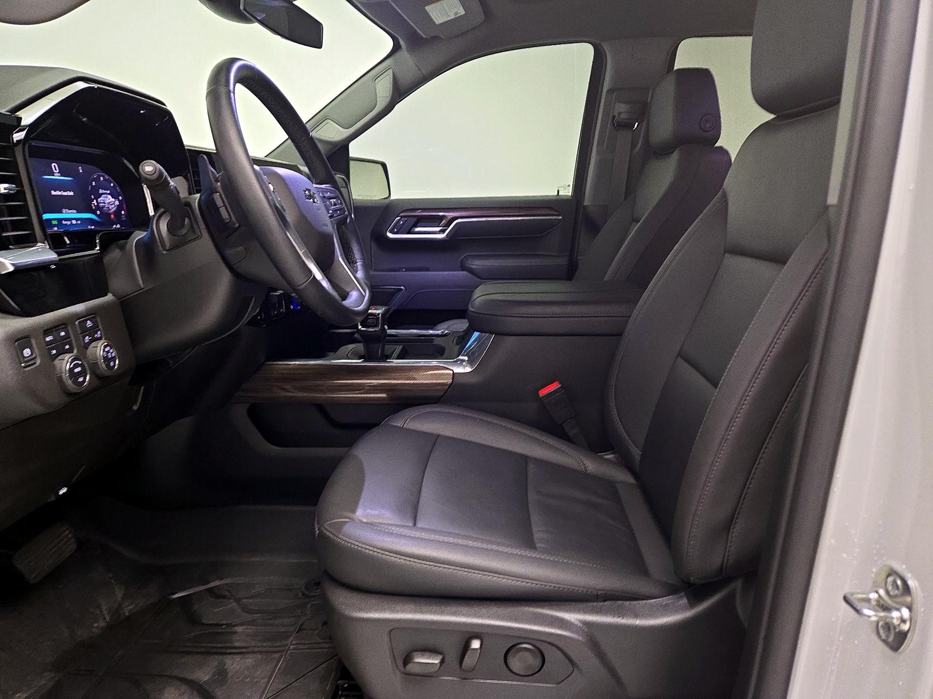 Thumbnail: 2026 Chevrolet Silverado 1500 - 11