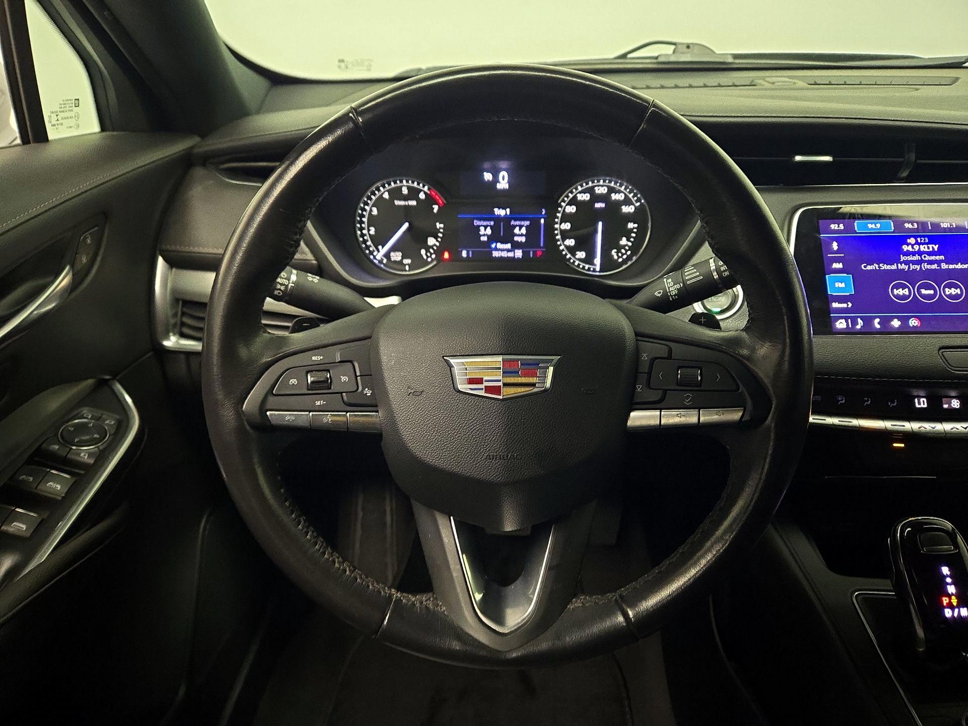 Thumbnail: 2020 Cadillac XT4 - 10