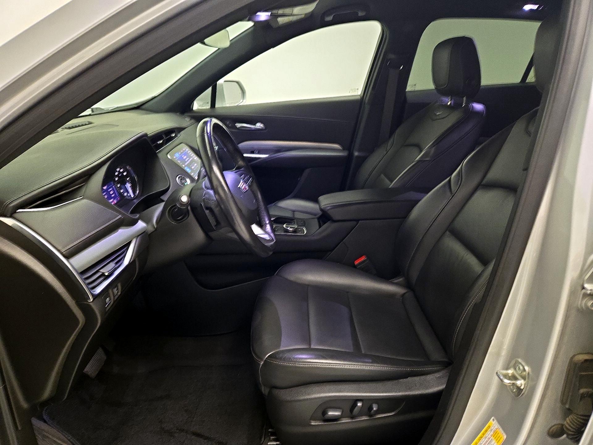 Thumbnail: 2020 Cadillac XT4 - 11