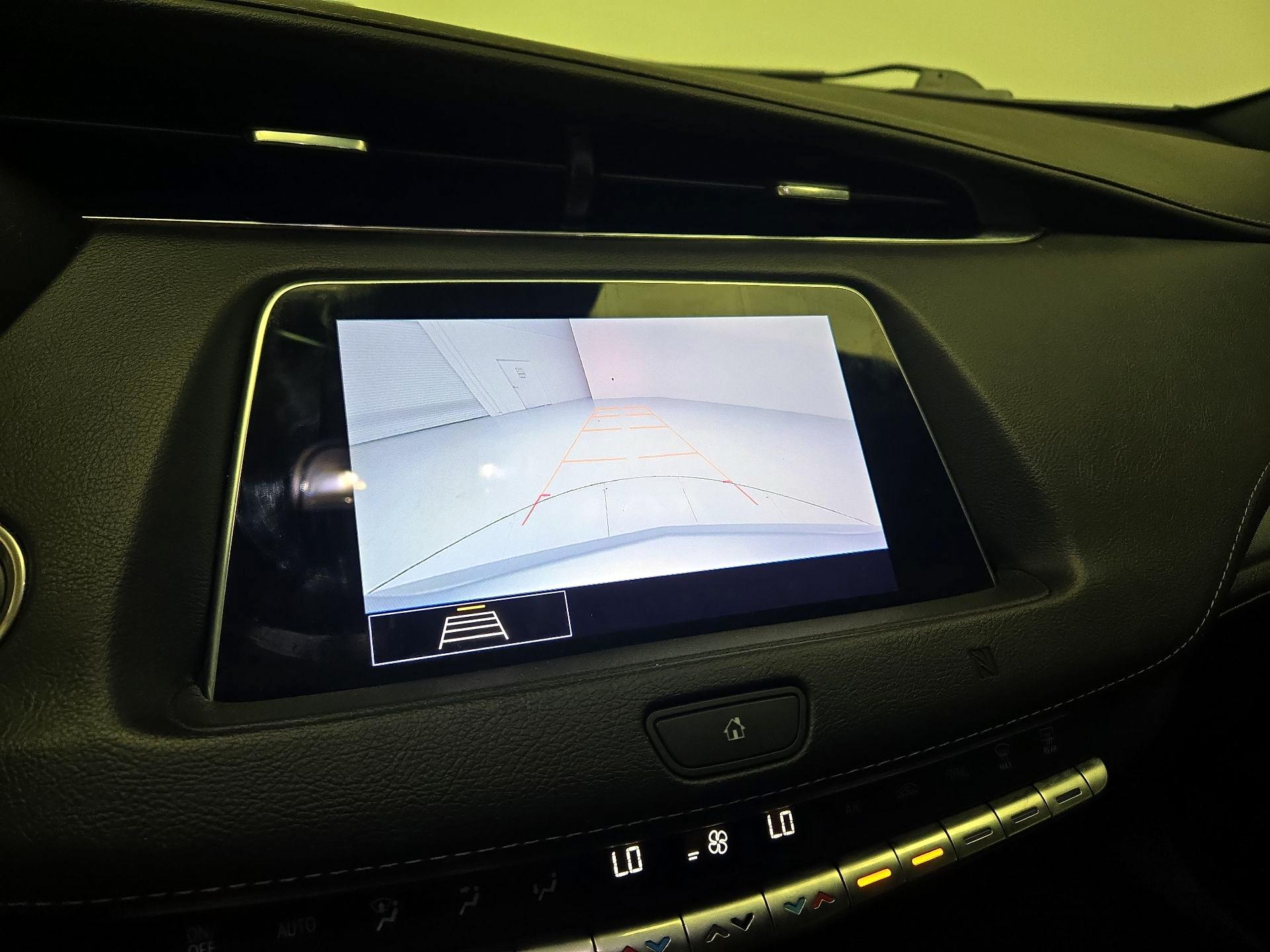 Thumbnail: 2020 Cadillac XT4 - 14