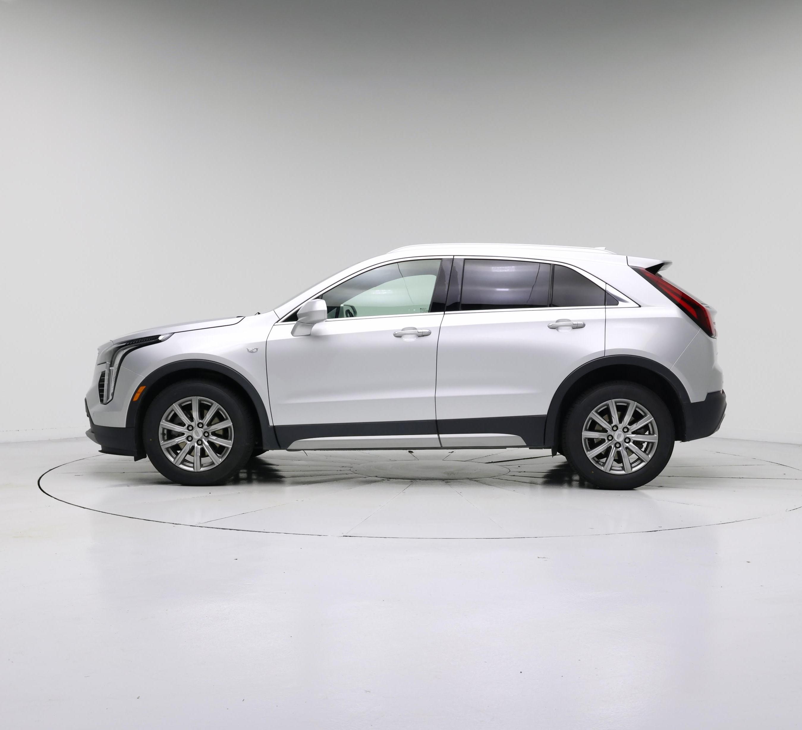 Thumbnail: 2020 Cadillac XT4 - 3