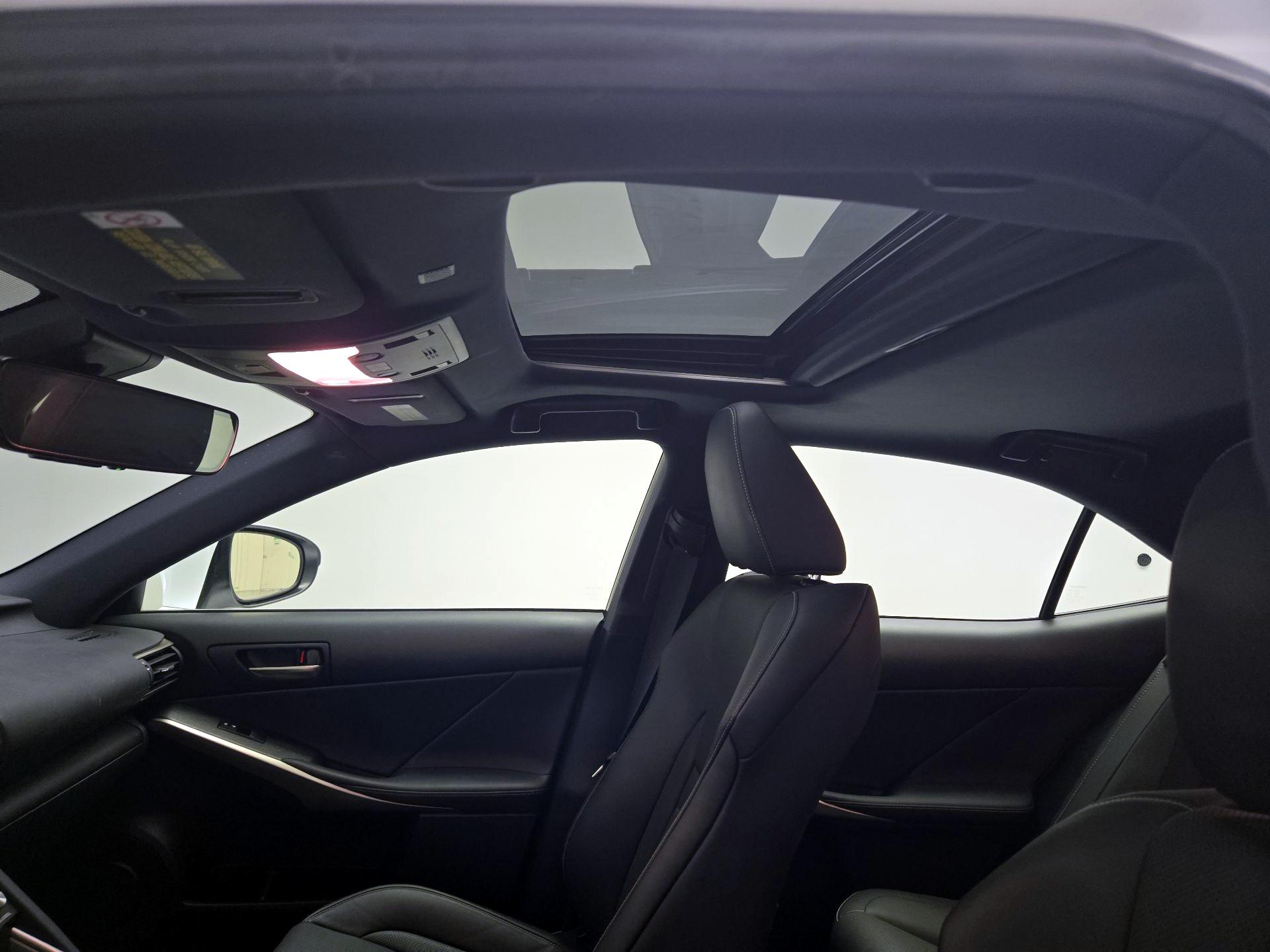 Thumbnail: 2020 Lexus IS - 20