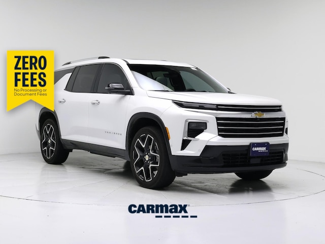 White 2025 Chevrolet Traverse High Country FWD SUV / Crossover Front-Wheel Drive Automatic