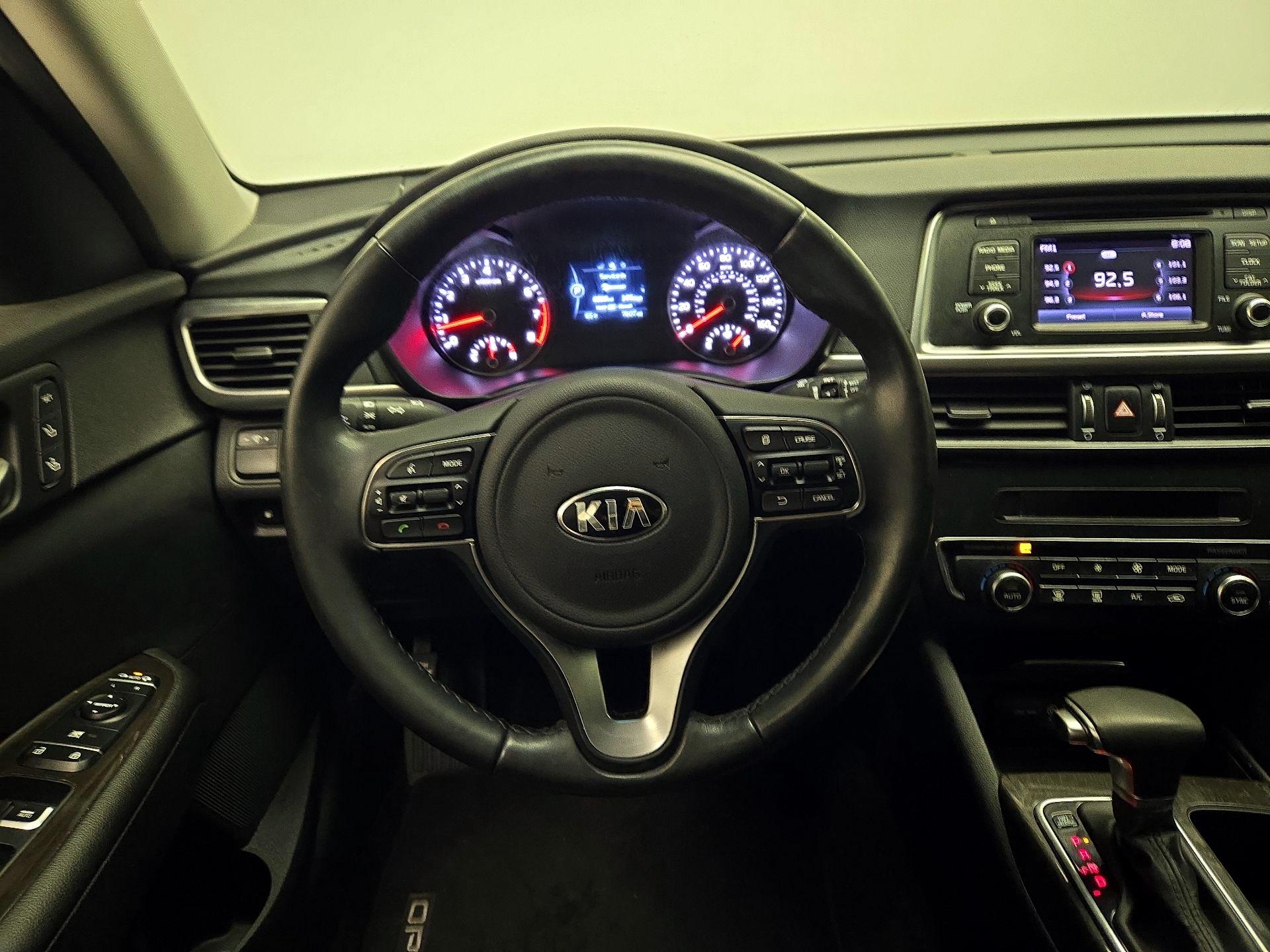 Thumbnail: 2016 Kia Optima - 10