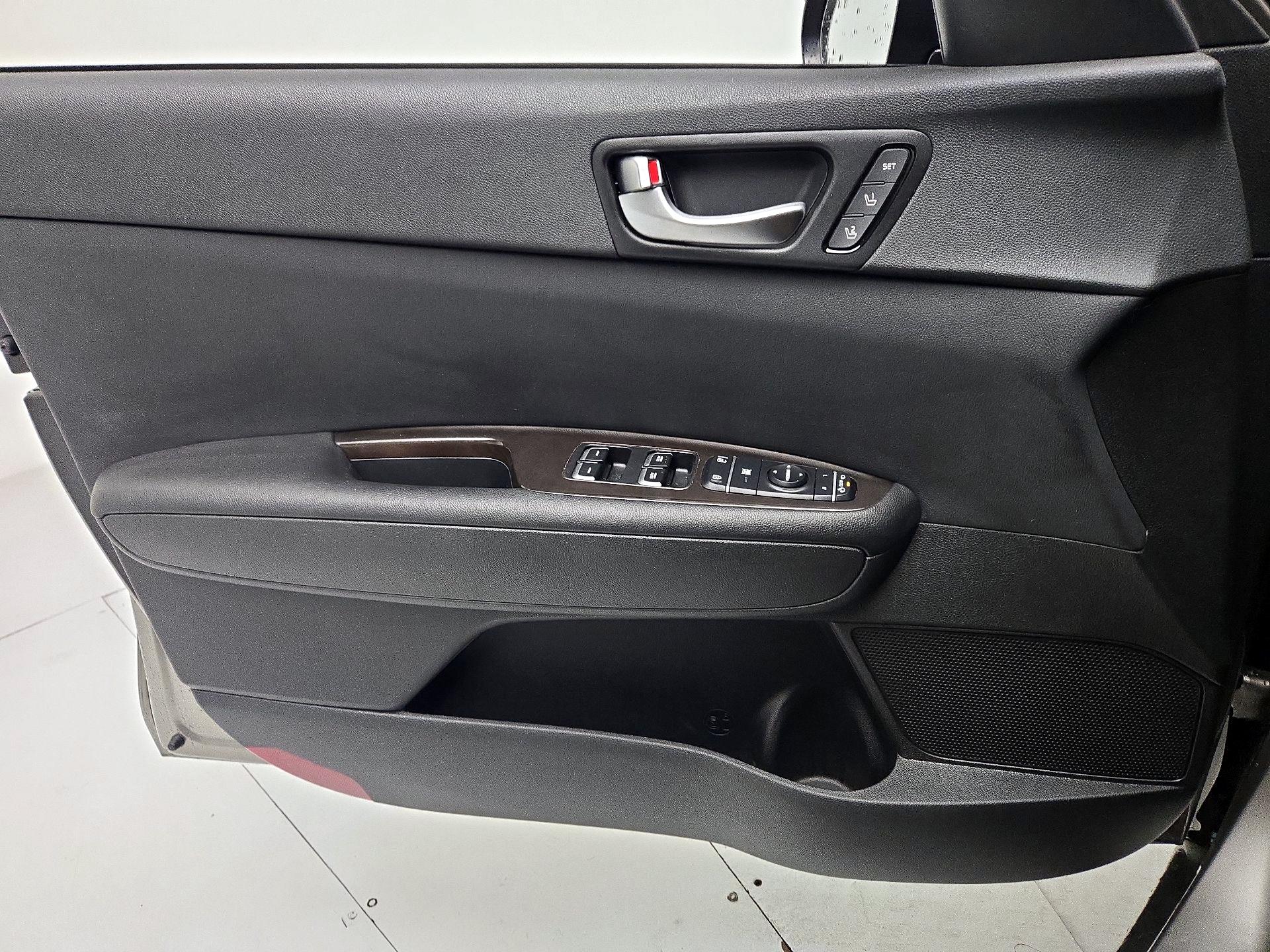 Thumbnail: 2016 Kia Optima - 12