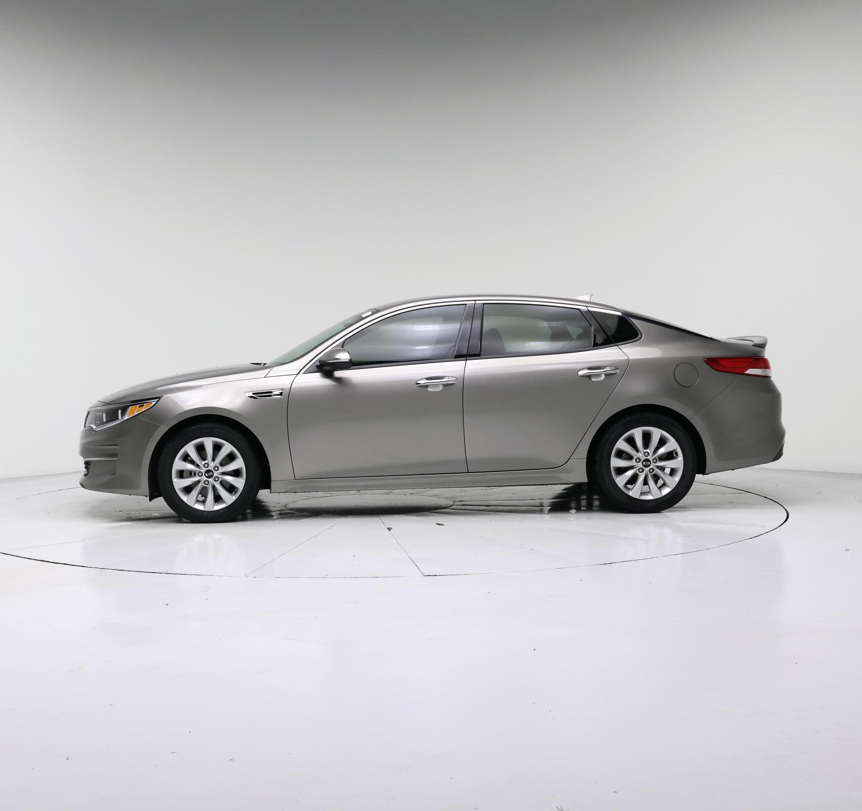 Thumbnail: 2016 Kia Optima - 3