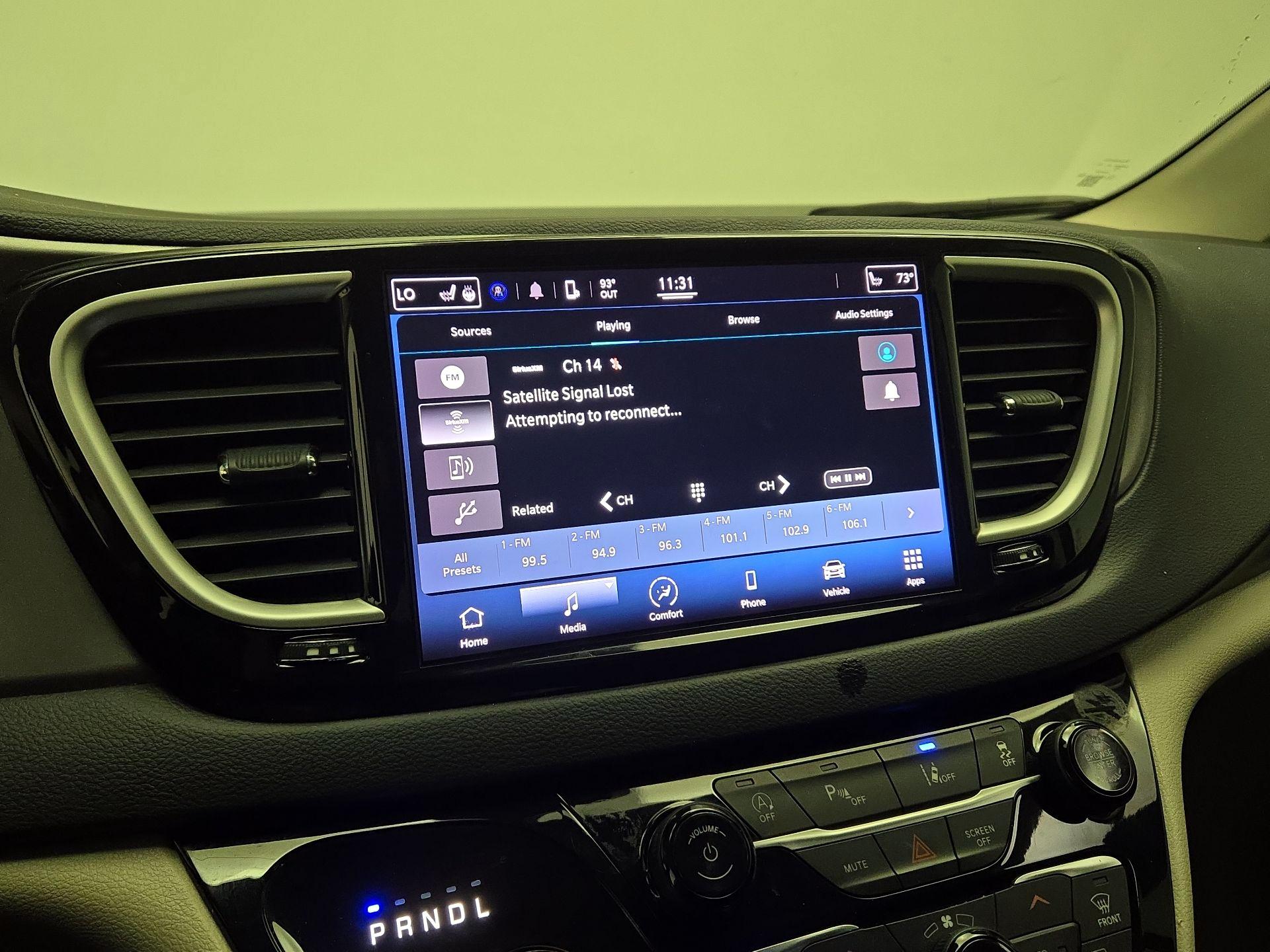 Thumbnail: 2022 Chrysler Pacifica - 15