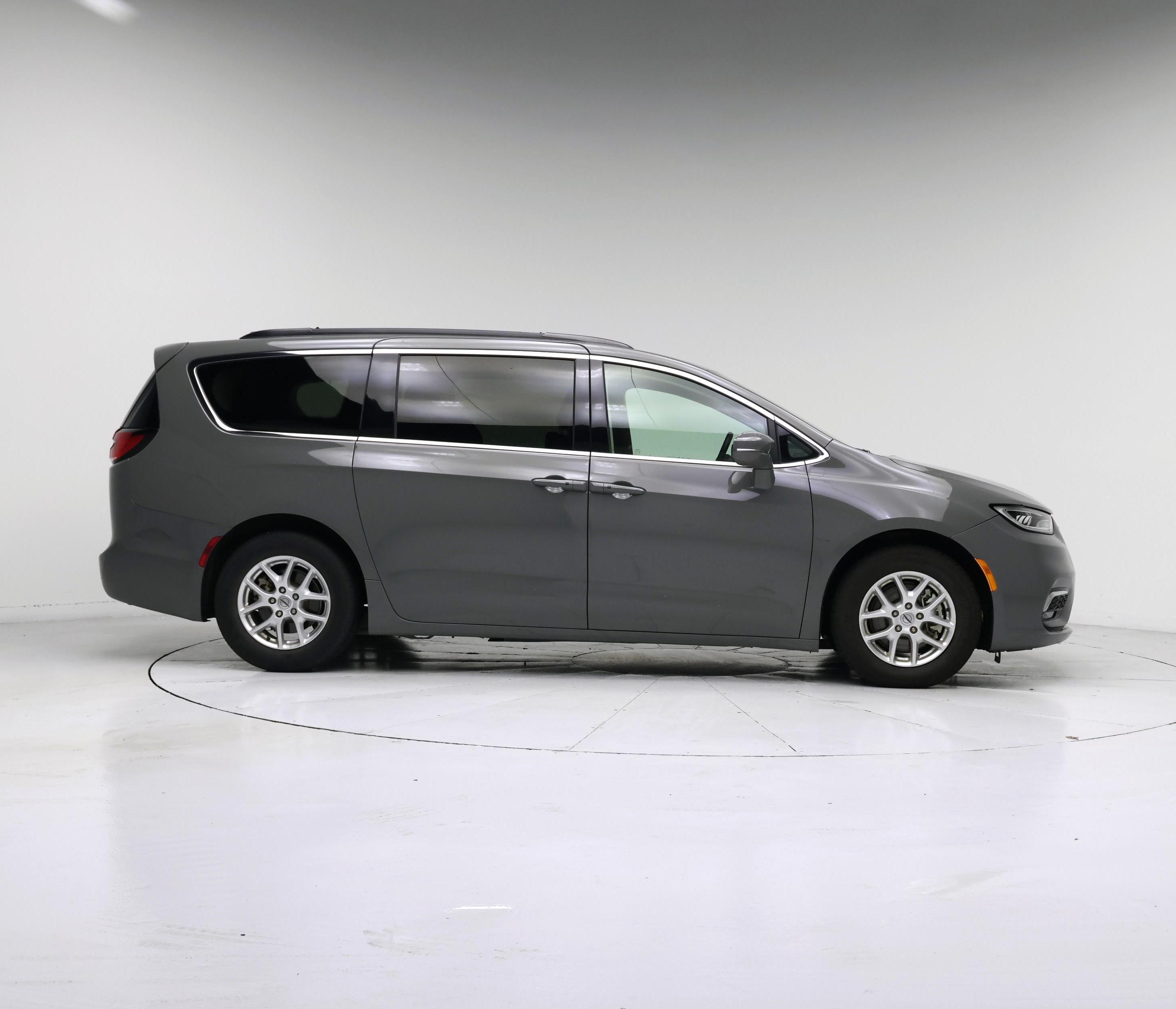 Thumbnail: 2022 Chrysler Pacifica - 7