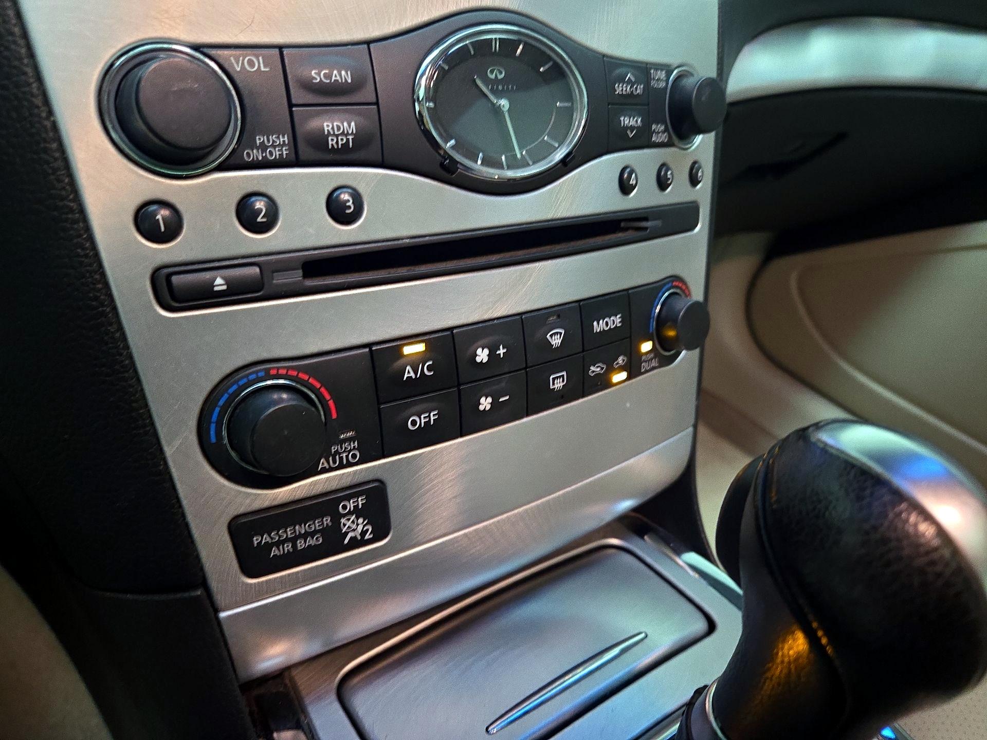 Thumbnail: 2014 INFINITI Q60 - 17