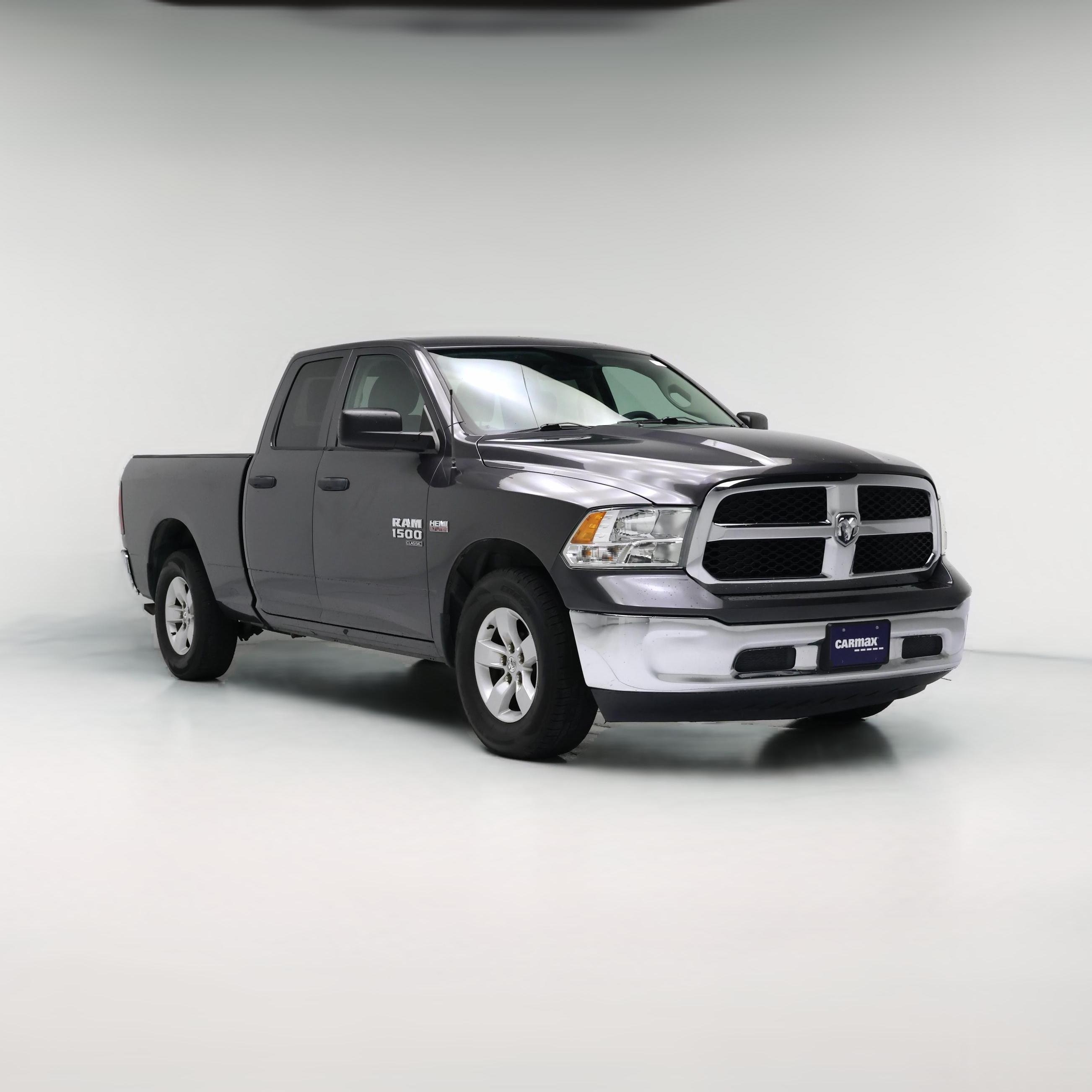 Thumbnail: 2019 RAM 1500 Classic - 1