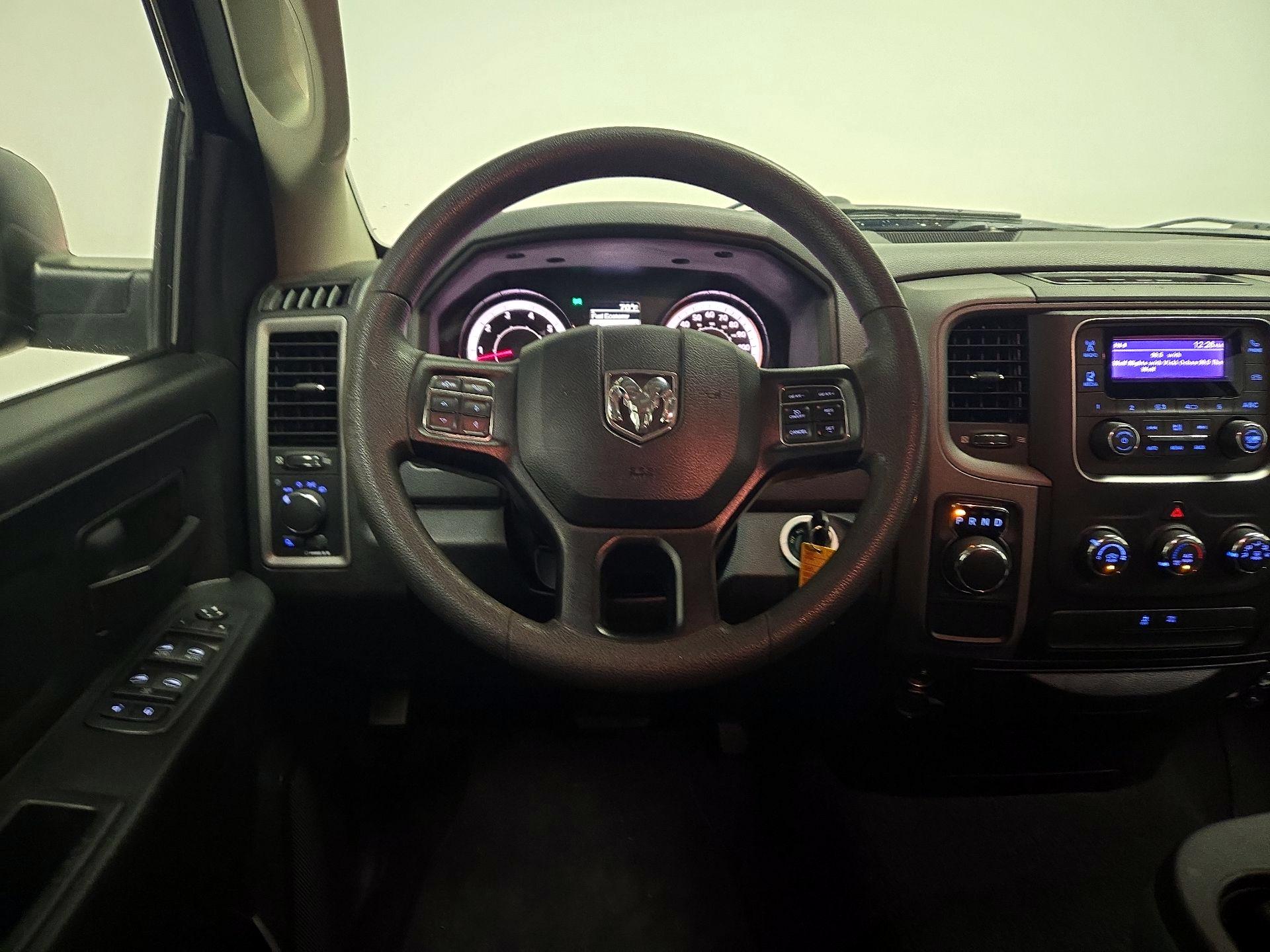Thumbnail: 2019 RAM 1500 Classic - 10