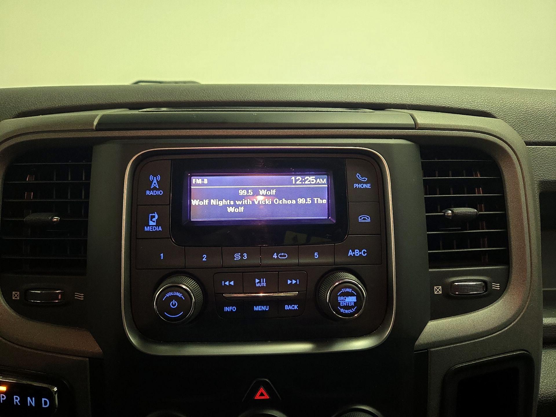 Thumbnail: 2019 RAM 1500 Classic - 14