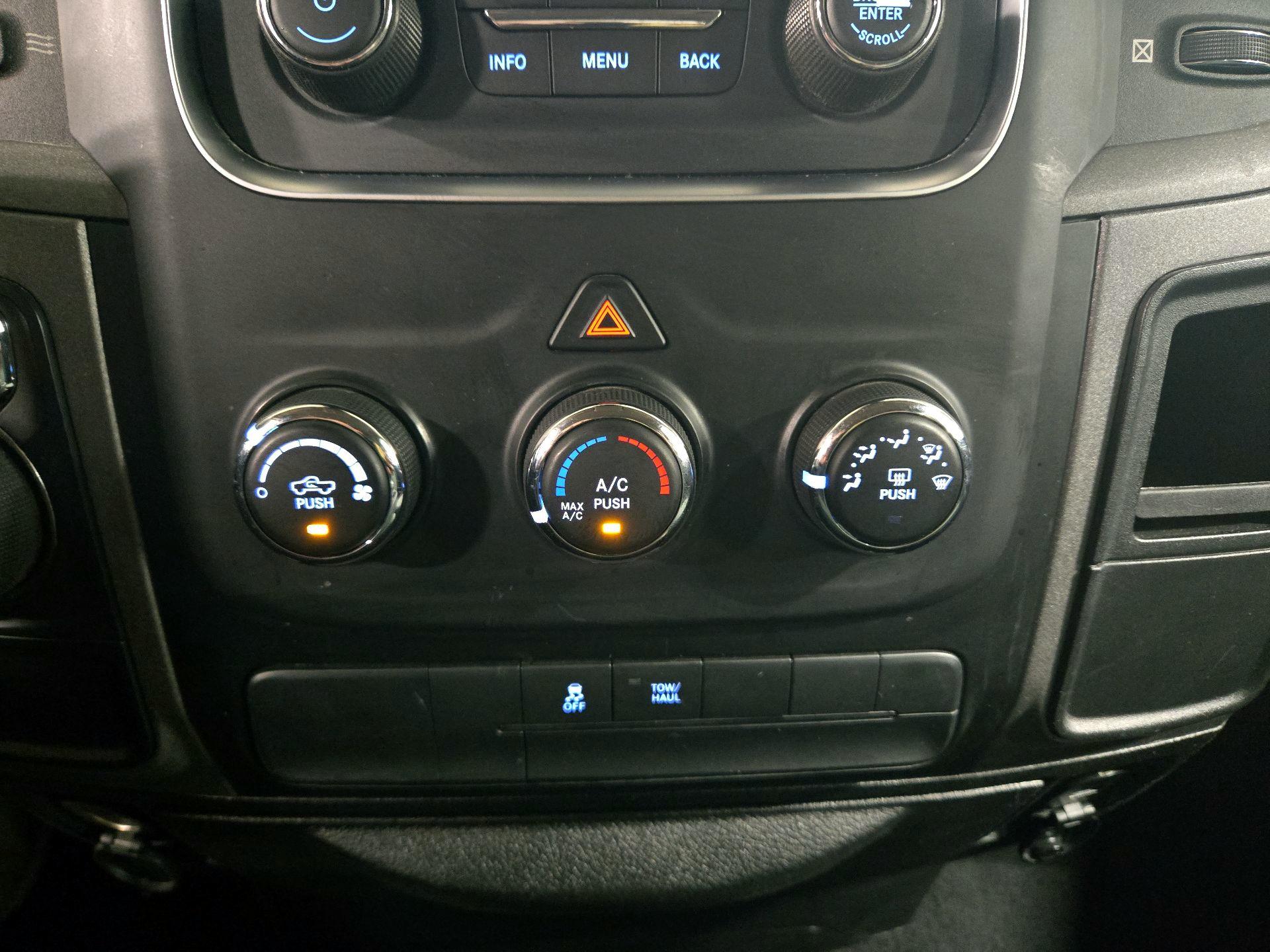 Thumbnail: 2019 RAM 1500 Classic - 15