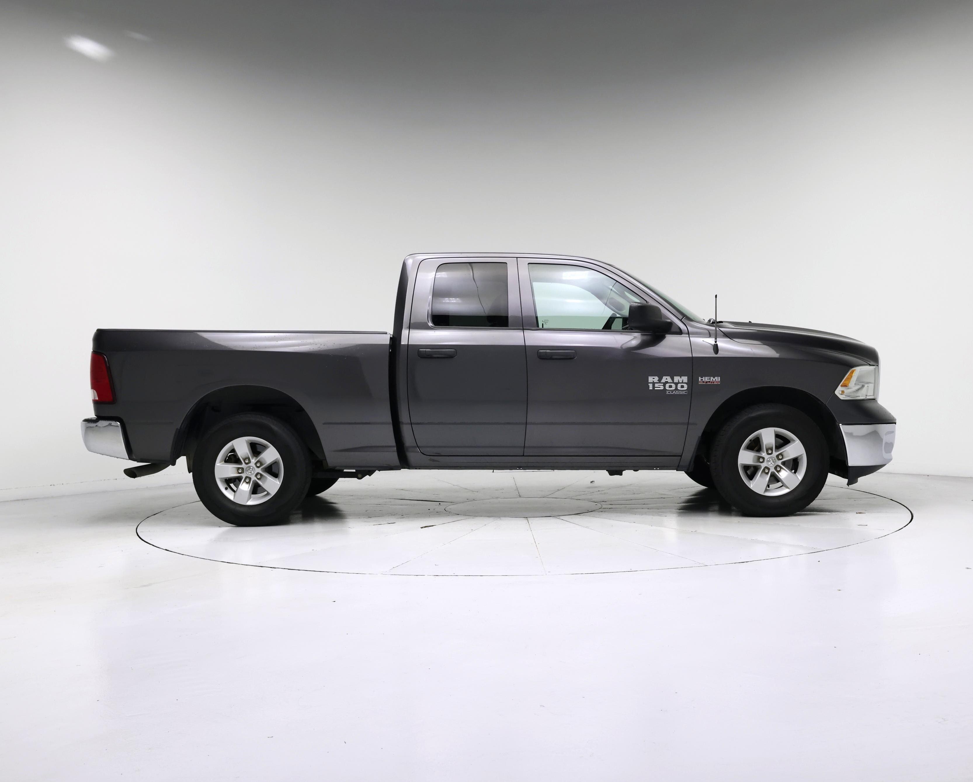 Thumbnail: 2019 RAM 1500 Classic - 7
