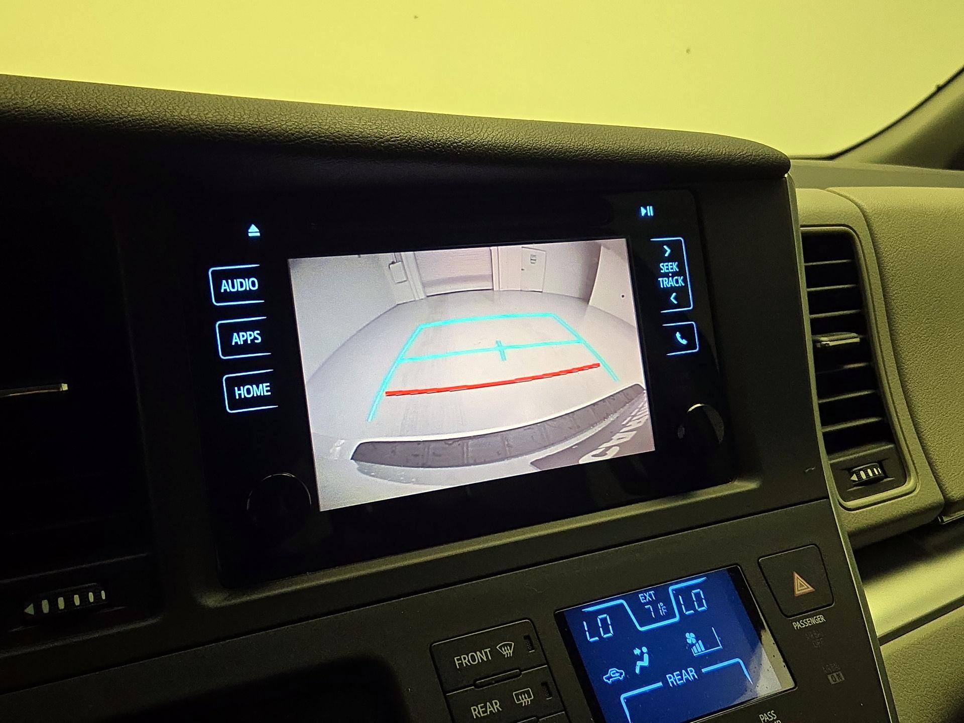 Thumbnail: 2015 Toyota Sienna - 14