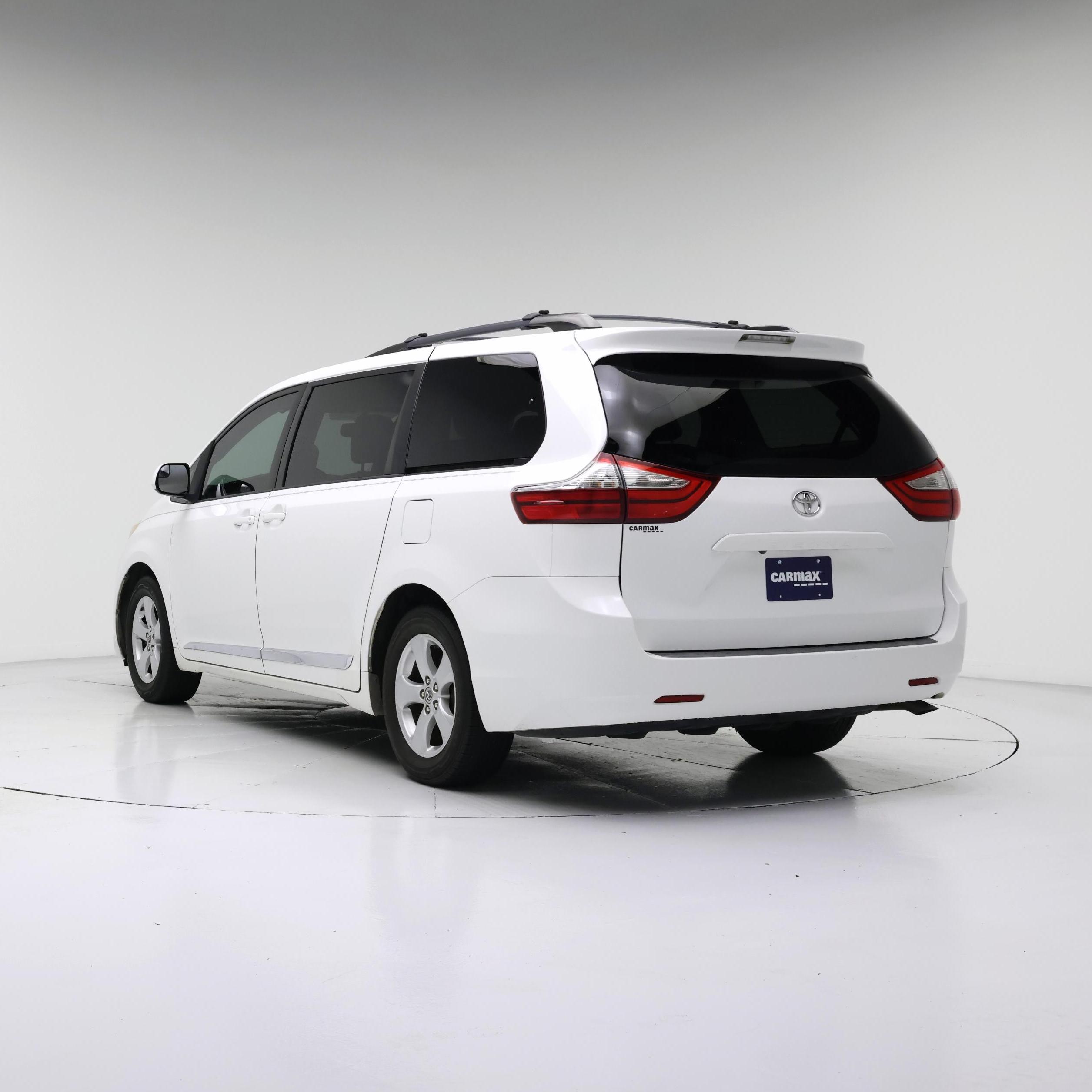Thumbnail: 2015 Toyota Sienna - 2