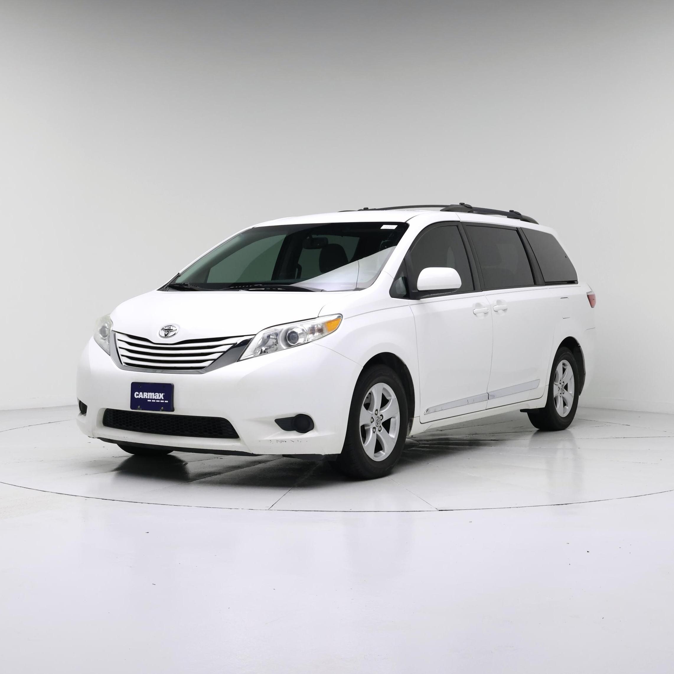 Thumbnail: 2015 Toyota Sienna - 4