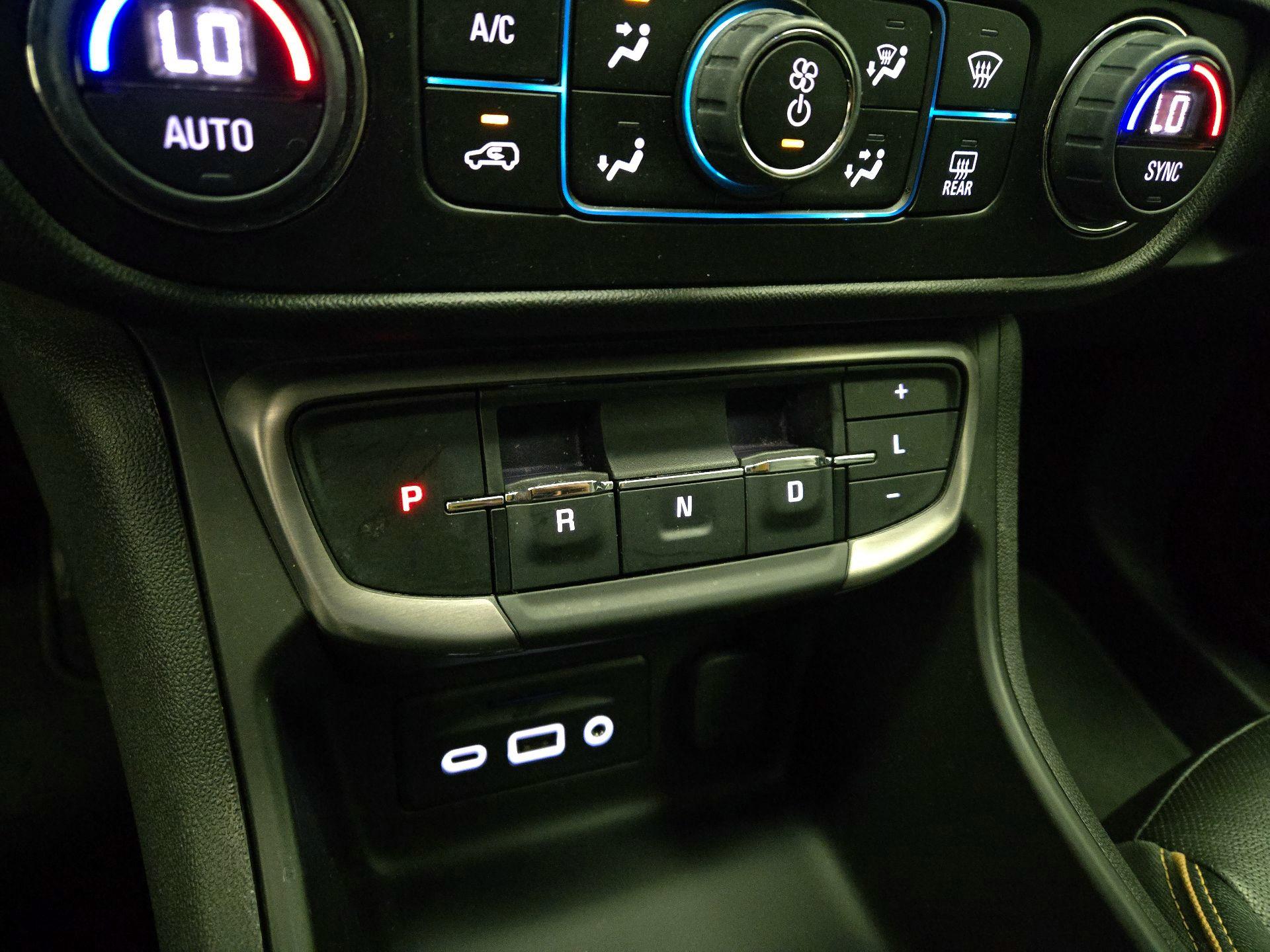 Thumbnail: 2023 GMC Terrain - 17