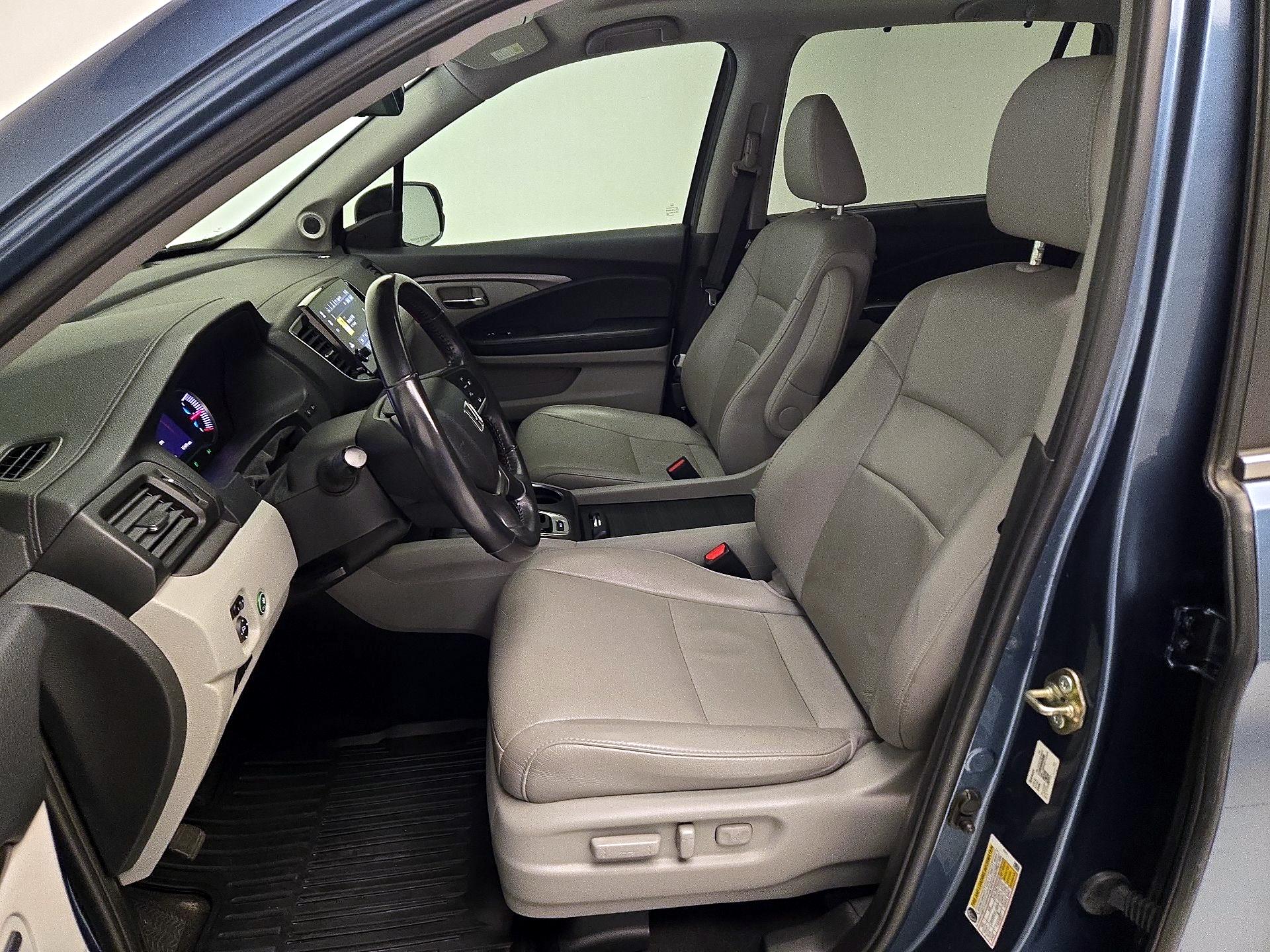 Thumbnail: 2020 Honda Pilot - 11