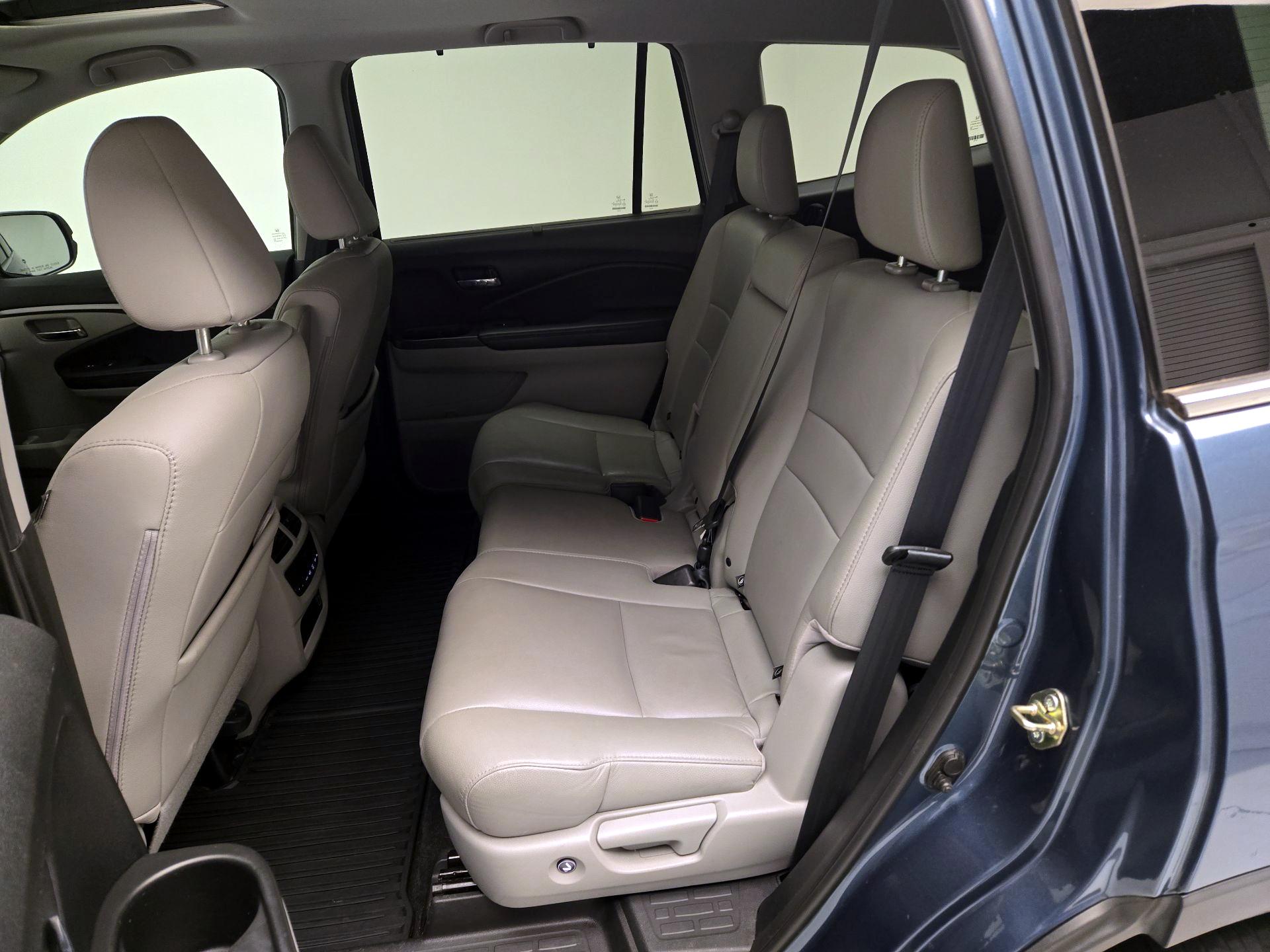 Thumbnail: 2020 Honda Pilot - 20